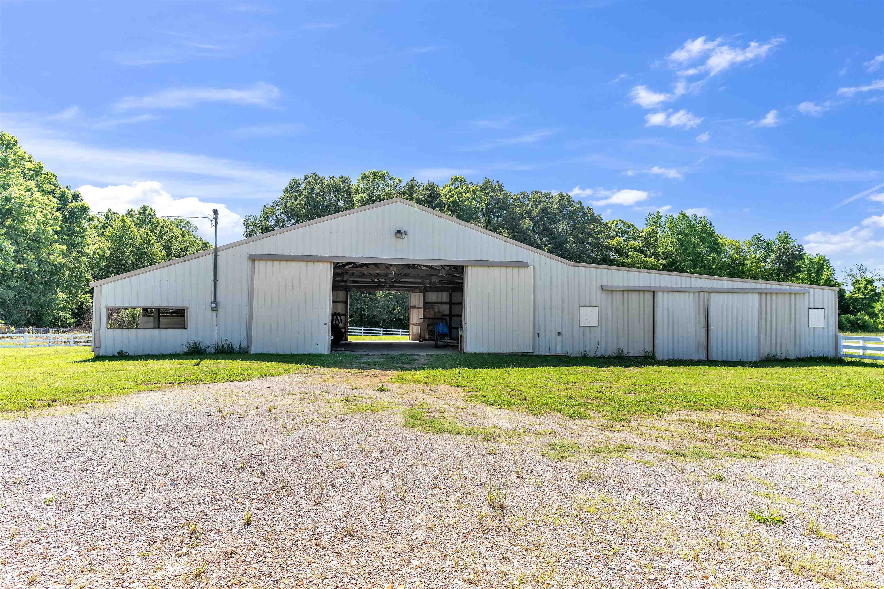 Hickory Valley, Tennessee, 38042, United States, ,3 BathroomsBathrooms,Residential,Active,1831827