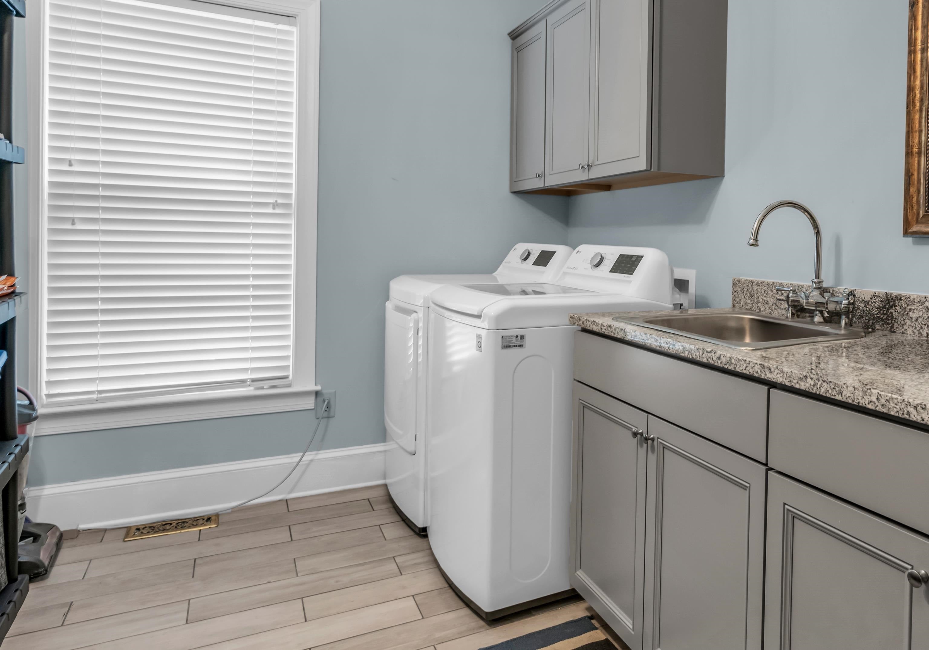 Memphis, Tennessee, 38103, United States, ,5 BathroomsBathrooms,Residential,Active,1820393