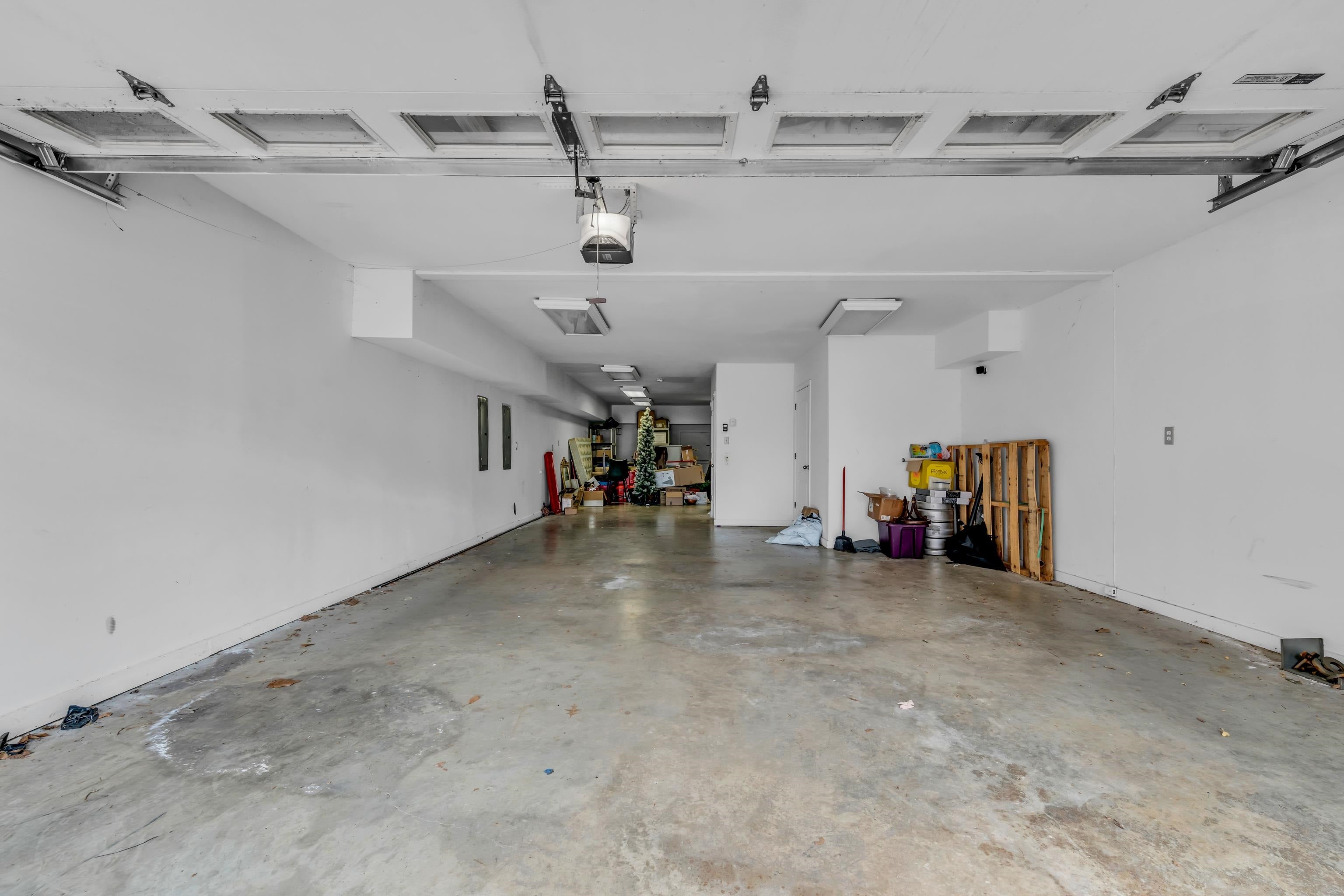 Memphis, Tennessee, 38103, United States, ,5 BathroomsBathrooms,Residential,Active,1820393
