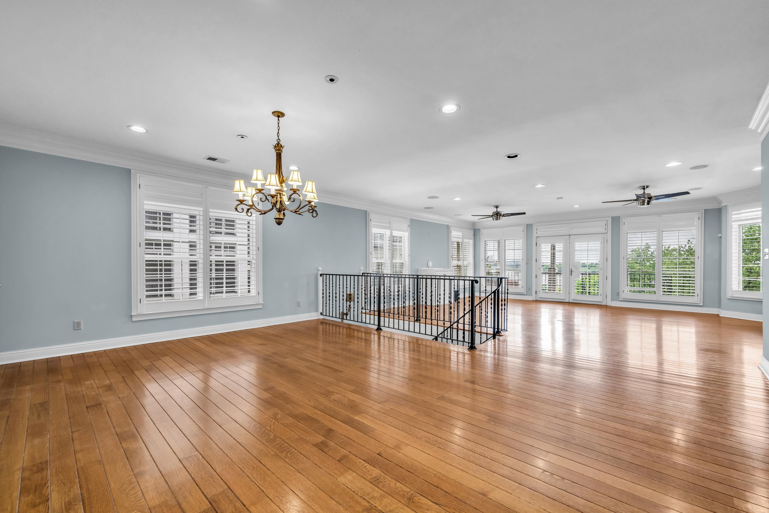 Memphis, Tennessee, 38103, United States, ,5 BathroomsBathrooms,Residential,Active,1820393