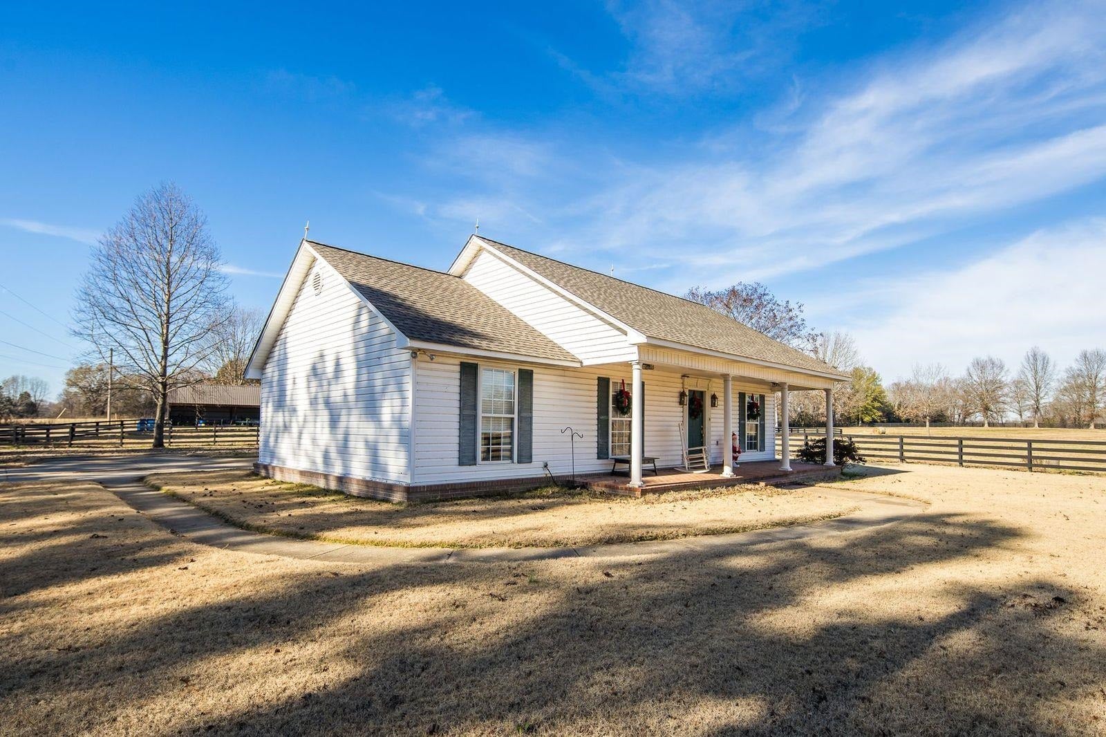 Somerville, Tennessee, 38068, United States, 3 Bedrooms Bedrooms, ,4 BathroomsBathrooms,Residential,Active,2006833