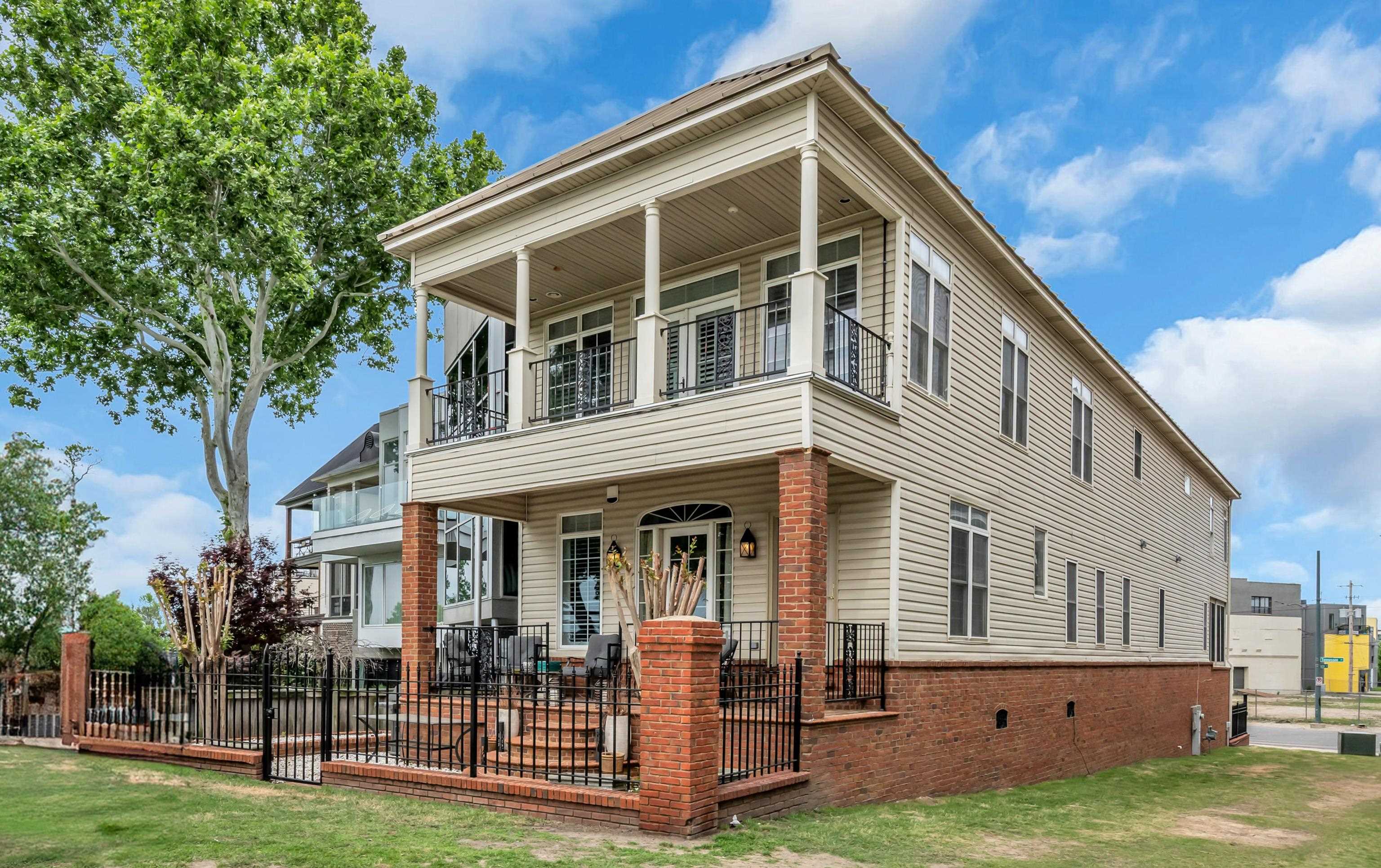 Memphis, Tennessee, 38103, United States, ,5 BathroomsBathrooms,Residential,Active,1820393