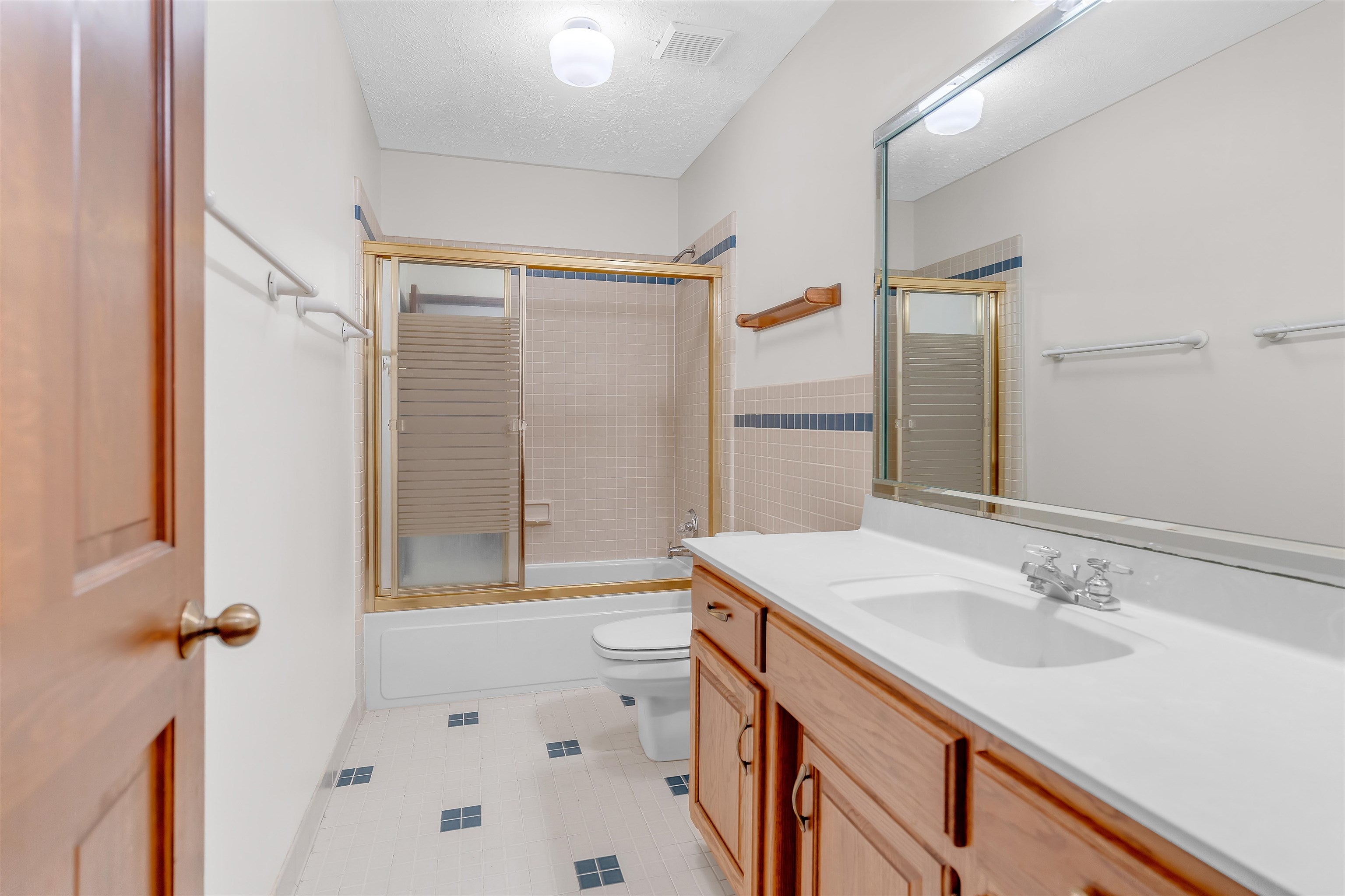 Hickory Valley, Tennessee, 38042, United States, ,3 BathroomsBathrooms,Residential,Active,1831827