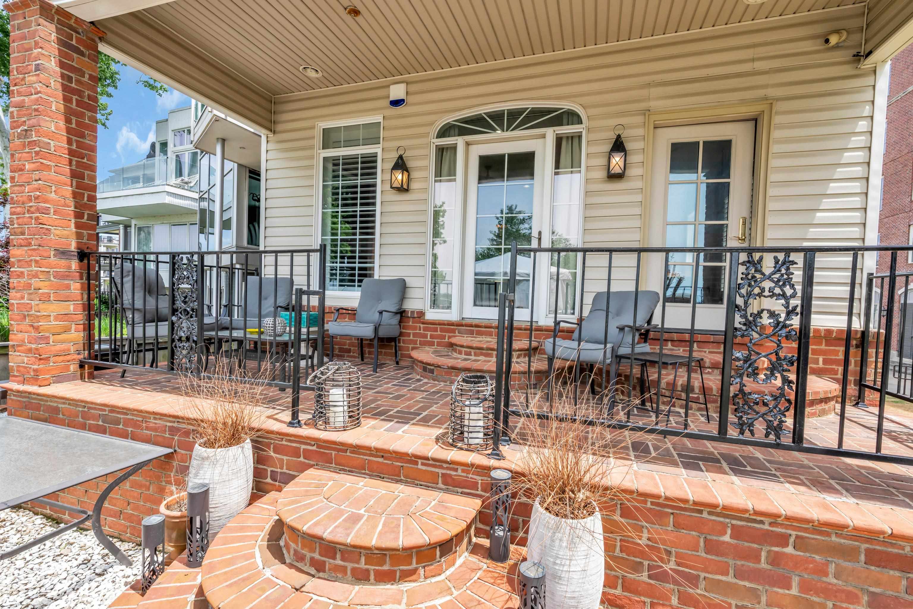 Memphis, Tennessee, 38103, United States, ,5 BathroomsBathrooms,Residential,Active,1820393