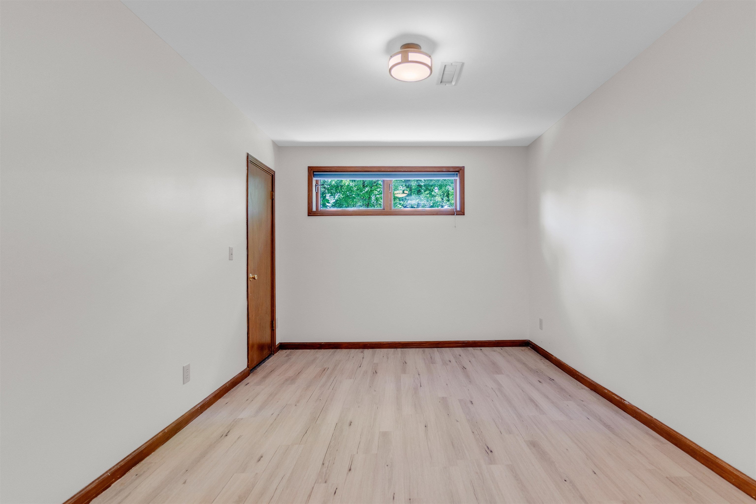 Hickory Valley, Tennessee, 38042, United States, ,3 BathroomsBathrooms,Residential,Active,1831827