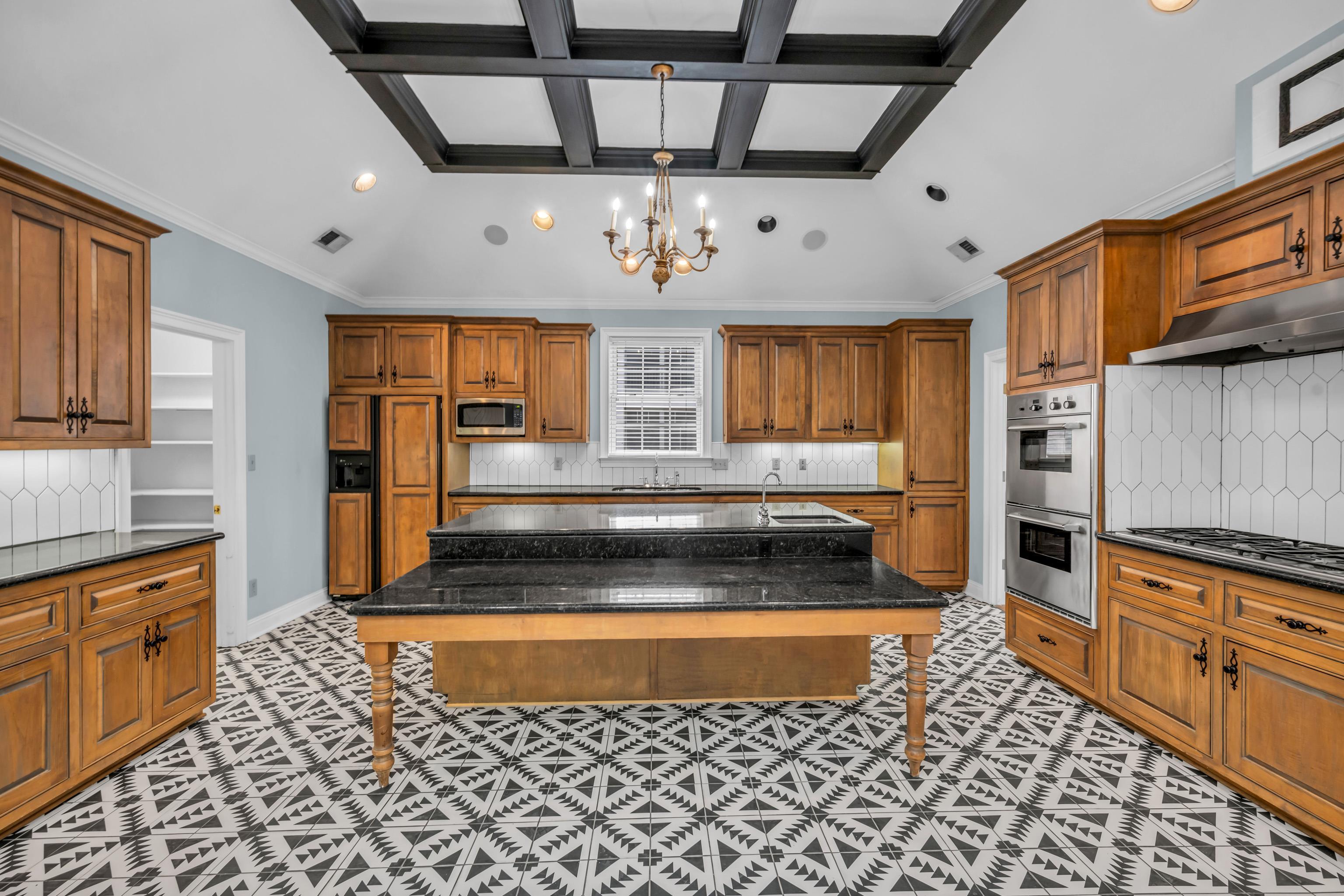 Memphis, Tennessee, 38103, United States, ,5 BathroomsBathrooms,Residential,Active,1820393