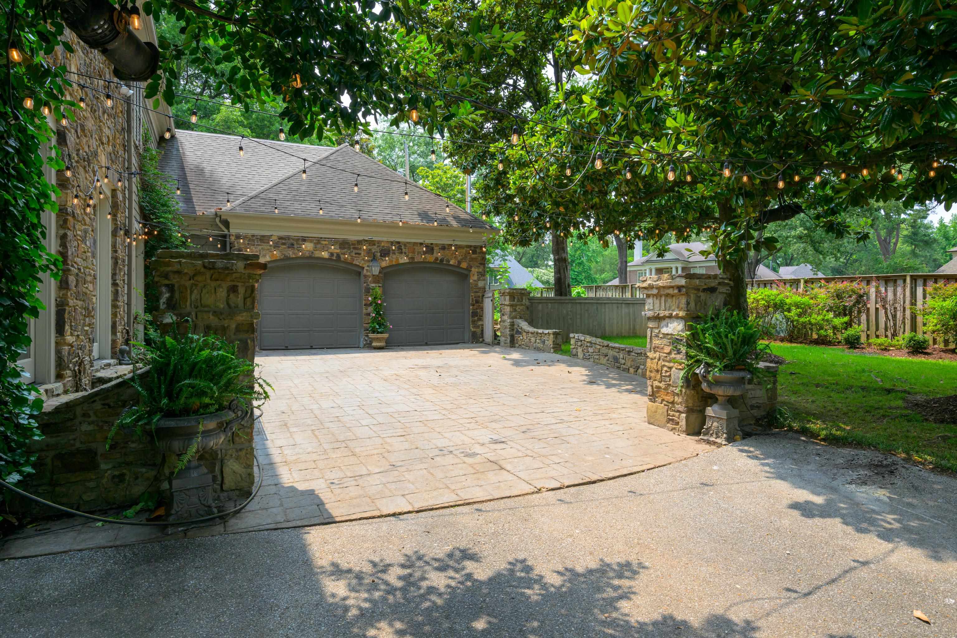Memphis, Tennessee, 38117, United States, 5 Bedrooms Bedrooms, ,7 BathroomsBathrooms,Residential,Active,1849199