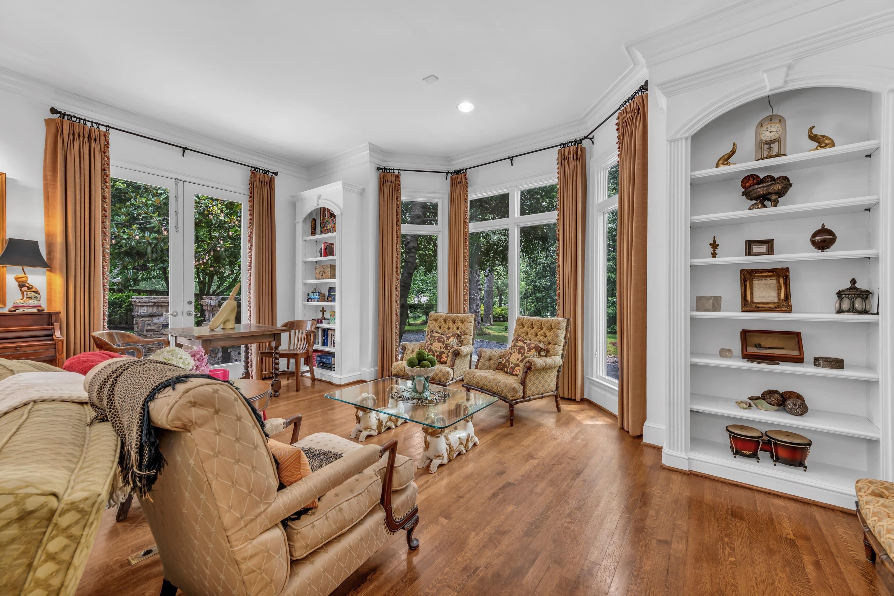 Memphis, Tennessee, 38117, United States, 5 Bedrooms Bedrooms, ,7 BathroomsBathrooms,Residential,Active,1849199