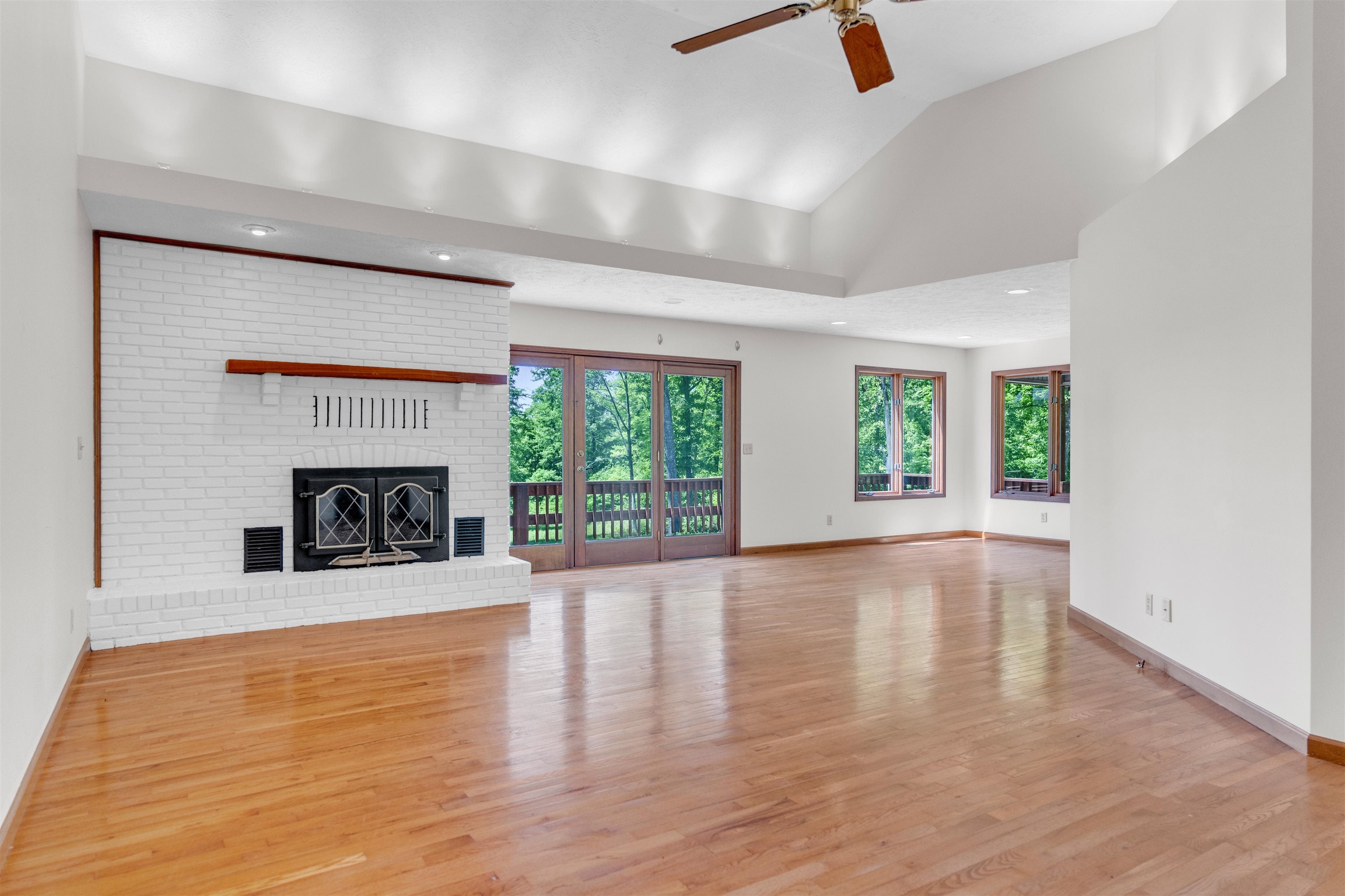 Hickory Valley, Tennessee, 38042, United States, ,3 BathroomsBathrooms,Residential,Active,1831827
