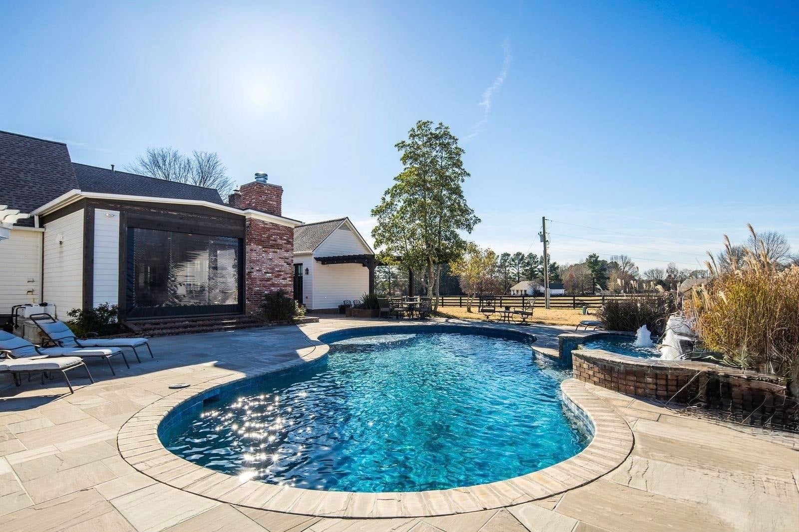 Somerville, Tennessee, 38068, United States, 3 Bedrooms Bedrooms, ,4 BathroomsBathrooms,Residential,Active,2006833