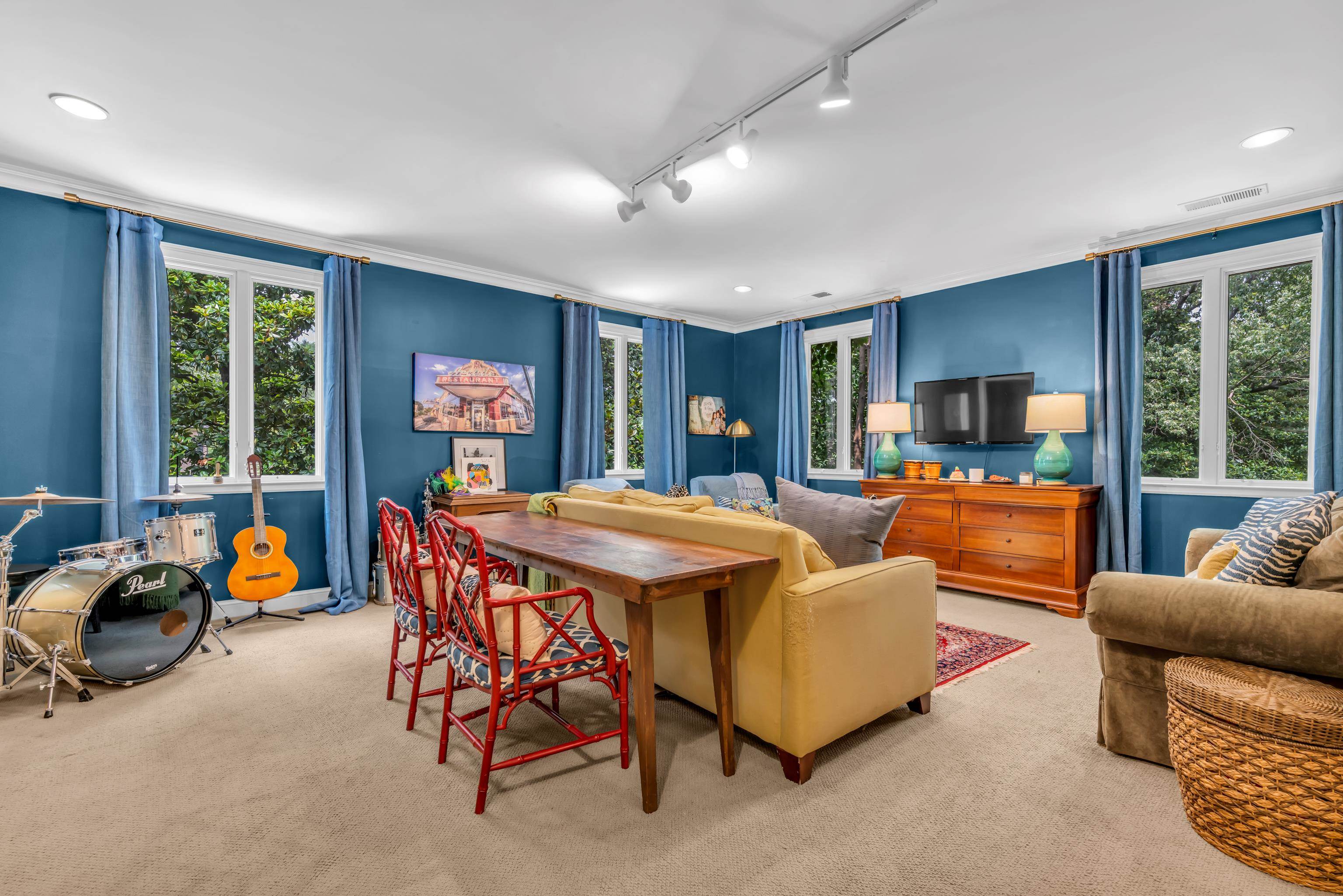 Memphis, Tennessee, 38117, United States, 5 Bedrooms Bedrooms, ,7 BathroomsBathrooms,Residential,Active,1849199