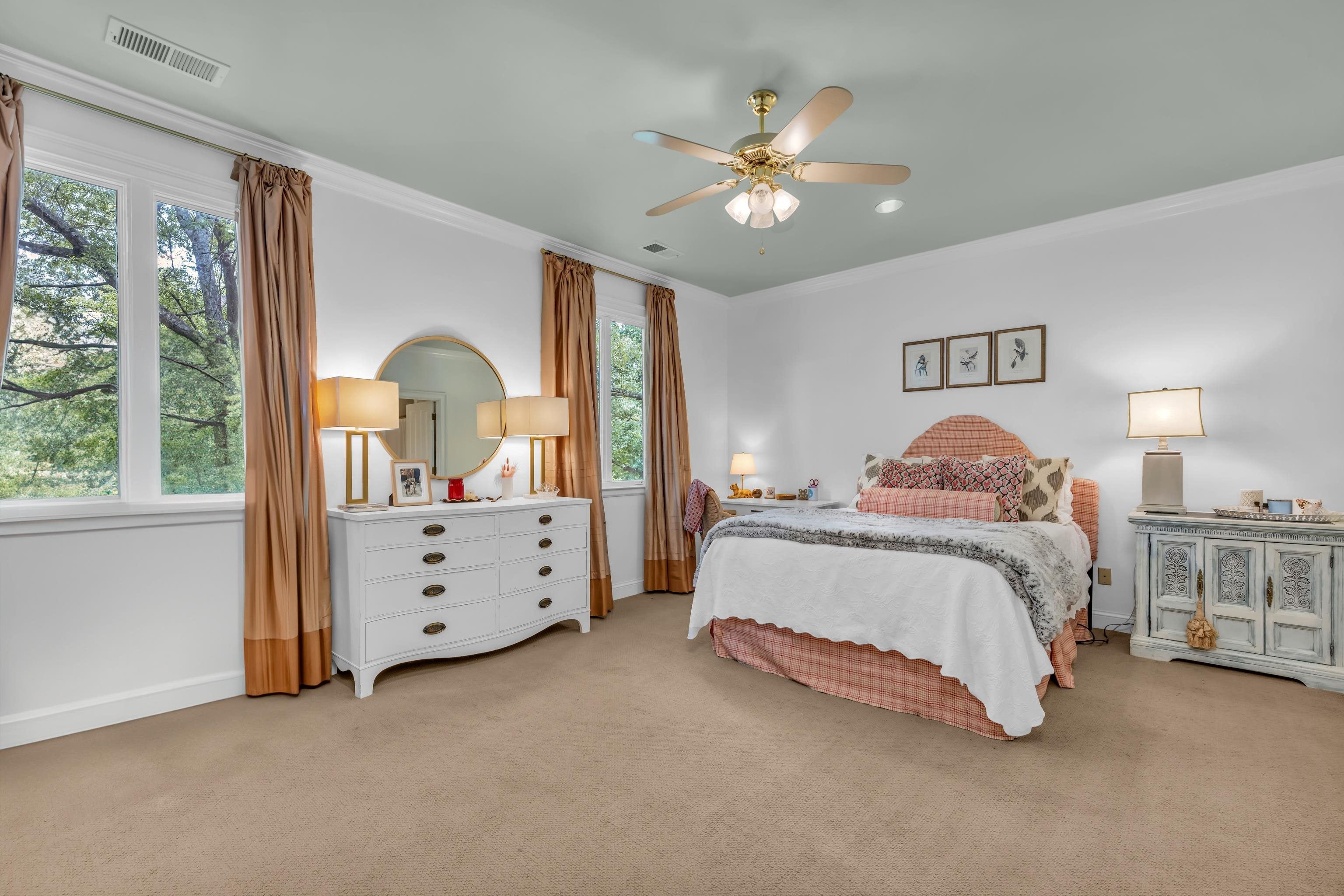 Memphis, Tennessee, 38117, United States, 5 Bedrooms Bedrooms, ,7 BathroomsBathrooms,Residential,Active,1849199
