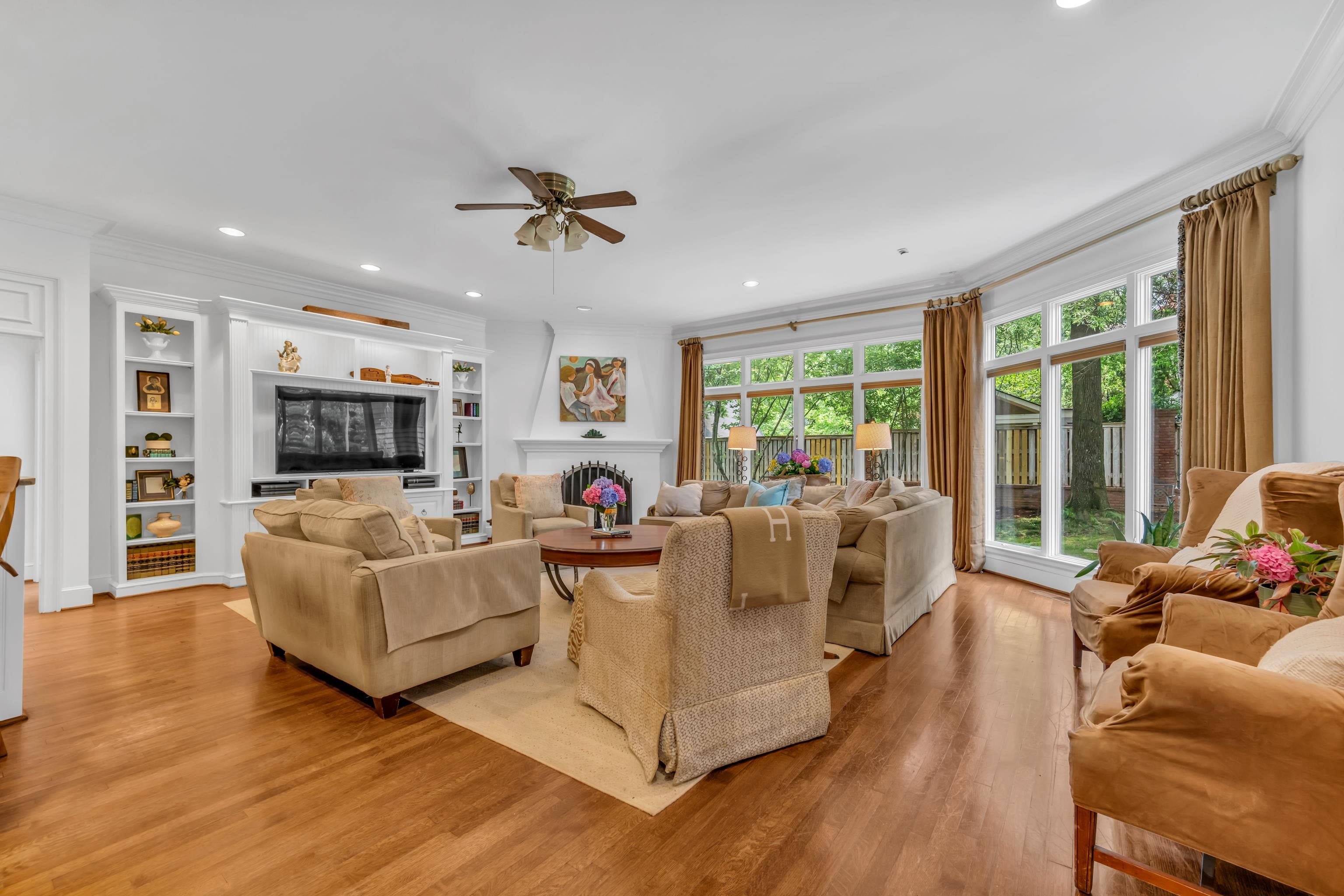 Memphis, Tennessee, 38117, United States, 5 Bedrooms Bedrooms, ,7 BathroomsBathrooms,Residential,Active,1849199