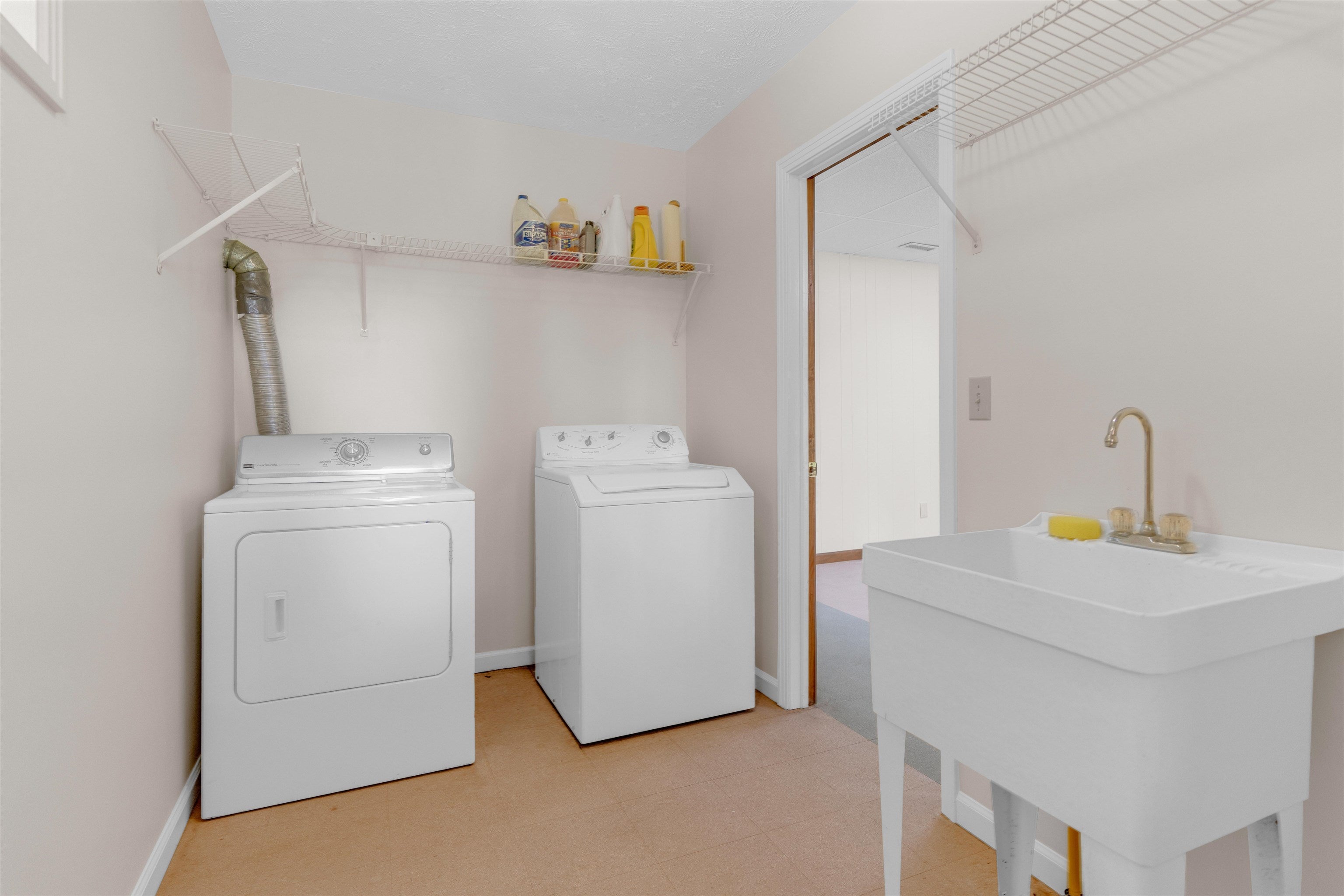 Hickory Valley, Tennessee, 38042, United States, ,3 BathroomsBathrooms,Residential,Active,1831827