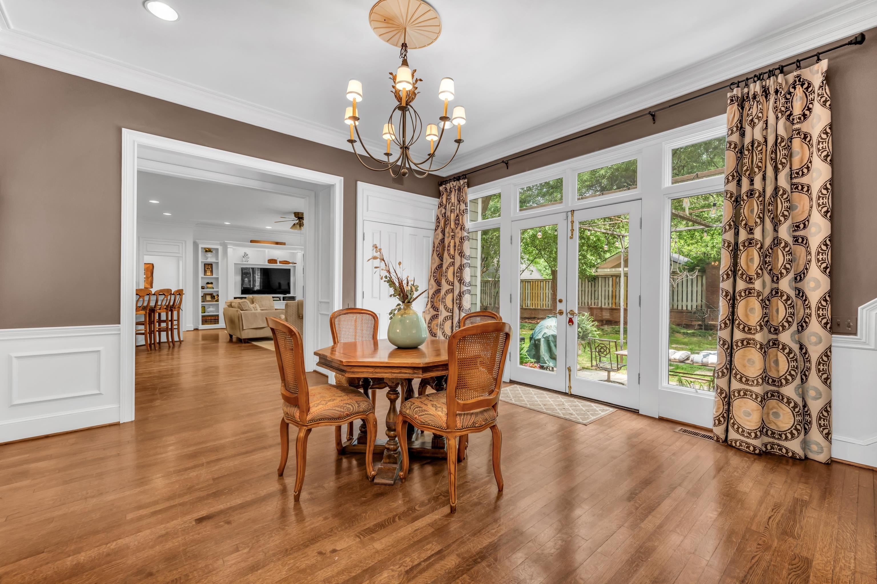 Memphis, Tennessee, 38117, United States, 5 Bedrooms Bedrooms, ,7 BathroomsBathrooms,Residential,Active,1849199