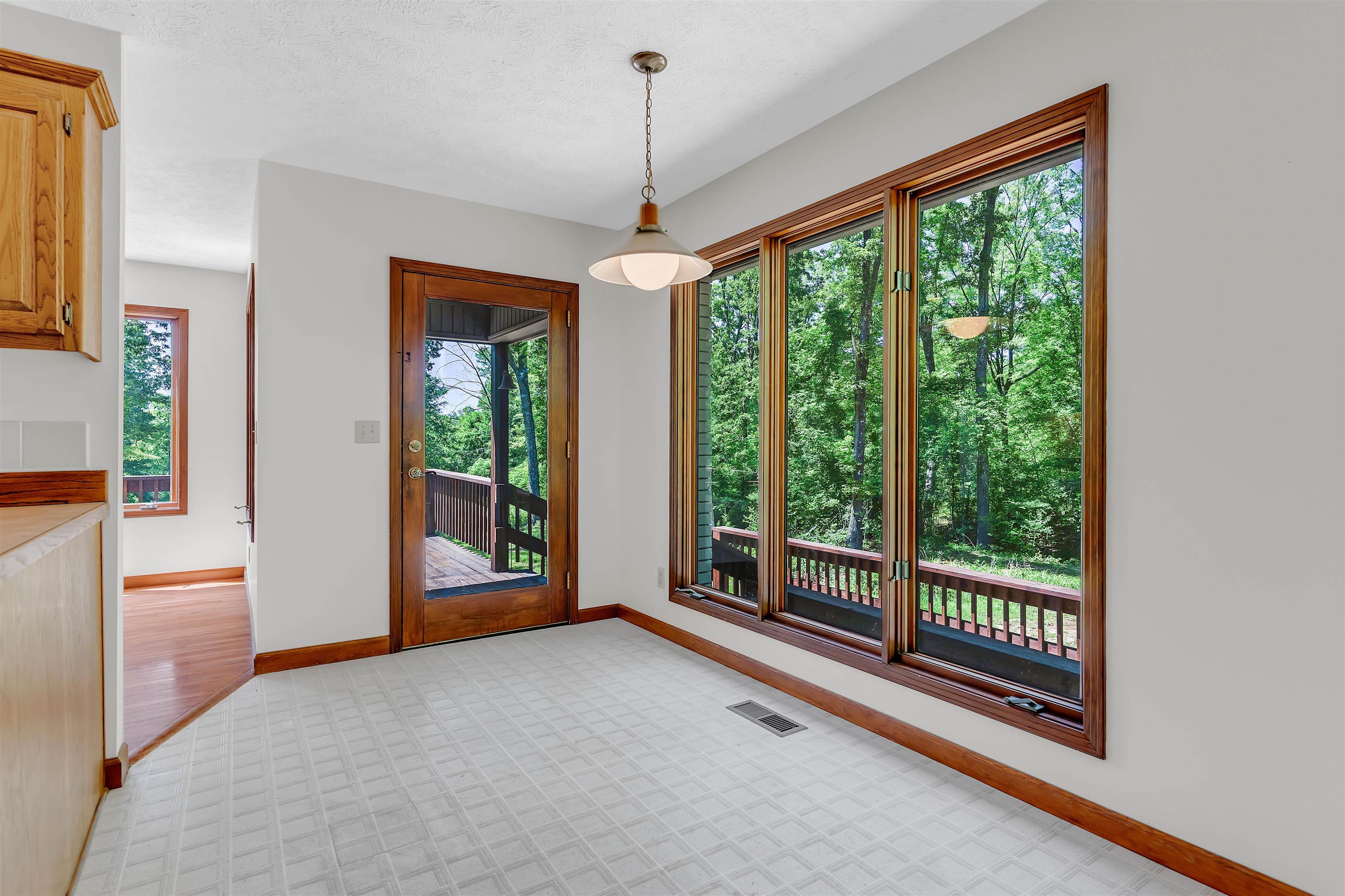 Hickory Valley, Tennessee, 38042, United States, ,3 BathroomsBathrooms,Residential,Active,1831827