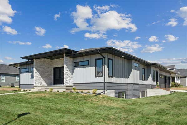 5112 SCENIC VIEW CT SW, CEDAR RAPIDS, IA 52404 - Image 1