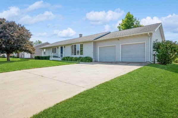 215 5TH ST E, NEWHALL, IA 52315 - Image 1