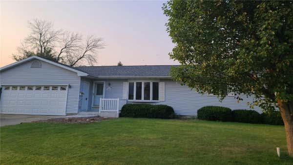 902 W 17TH ST, VINTON, IA 52349 - Image 1