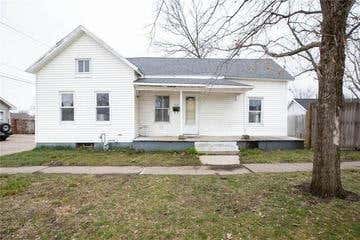 818 11TH AVE SE, CEDAR RAPIDS, IA 52401 - Image 1