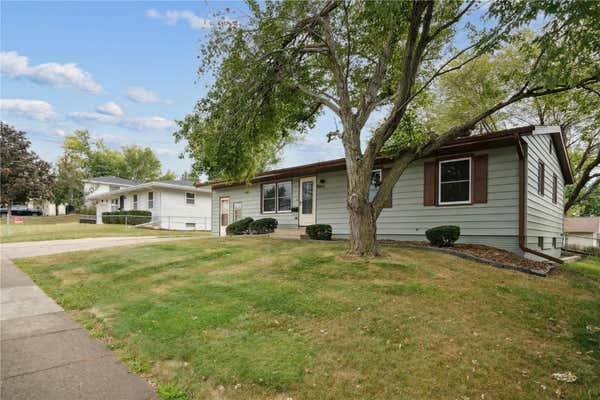 6047 CRESTRIDGE AVE SW, CEDAR RAPIDS, IA 52404, photo 2 of 38