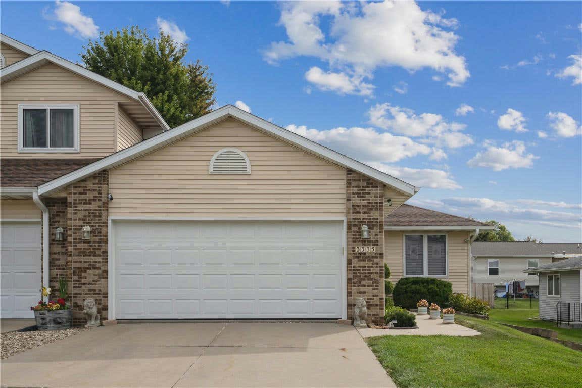 3335 QUEEN DR SW, CEDAR RAPIDS, IA 52404, photo 1 of 25