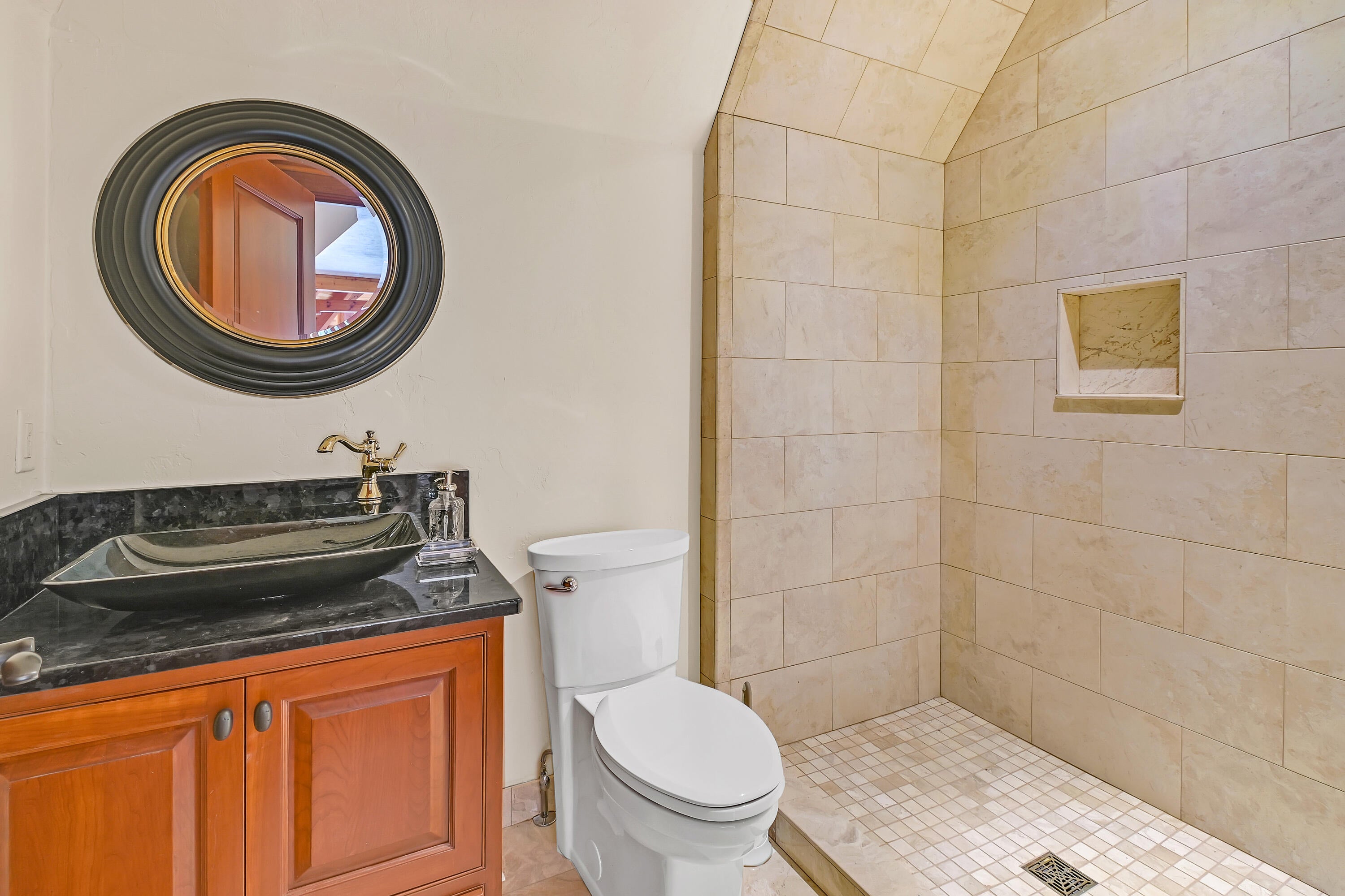 Watertown, Wisconsin, 53098, United States, ,5 BathroomsBathrooms,Residential,Active,1808170