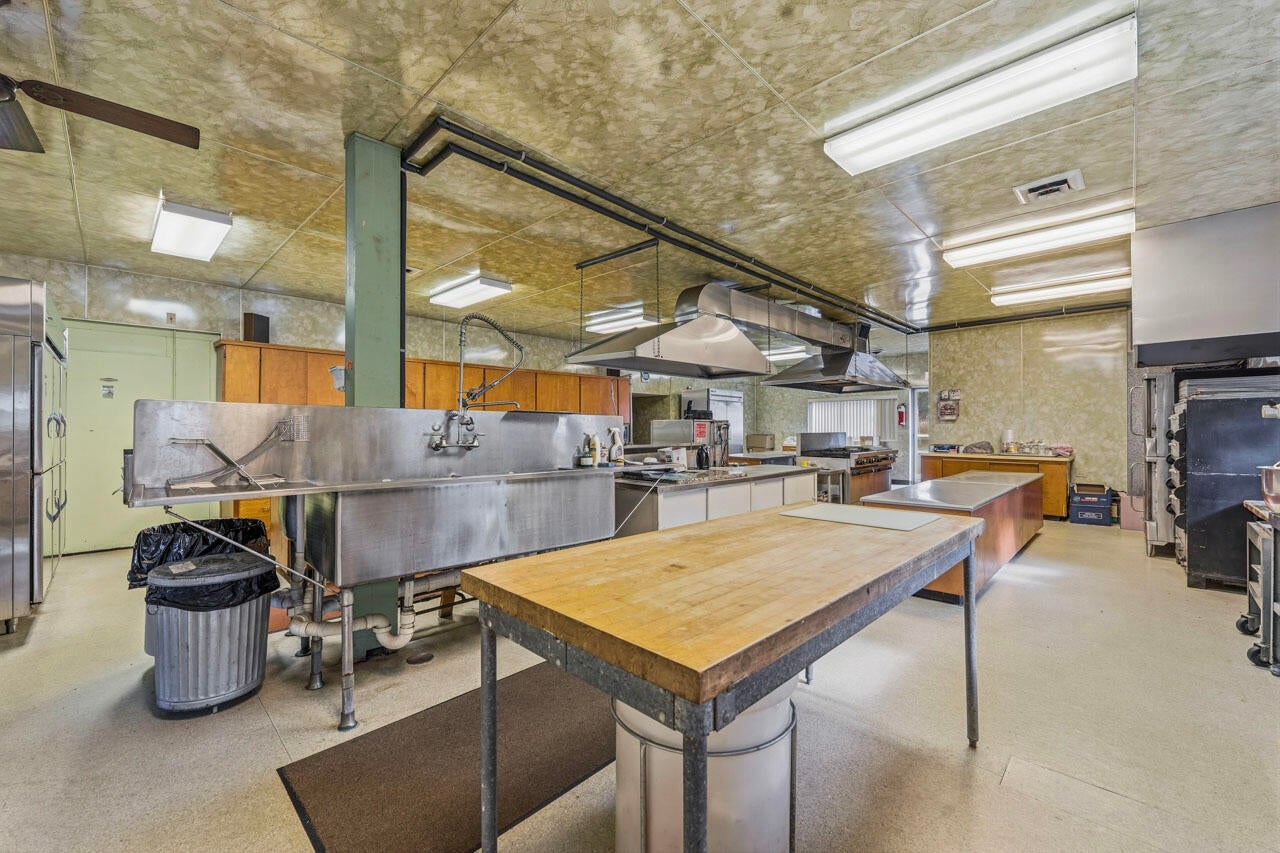 Twin Lakes, Wisconsin, 53181, United States, 10 Bedrooms Bedrooms, ,5 BathroomsBathrooms,Residential,Active,1973306