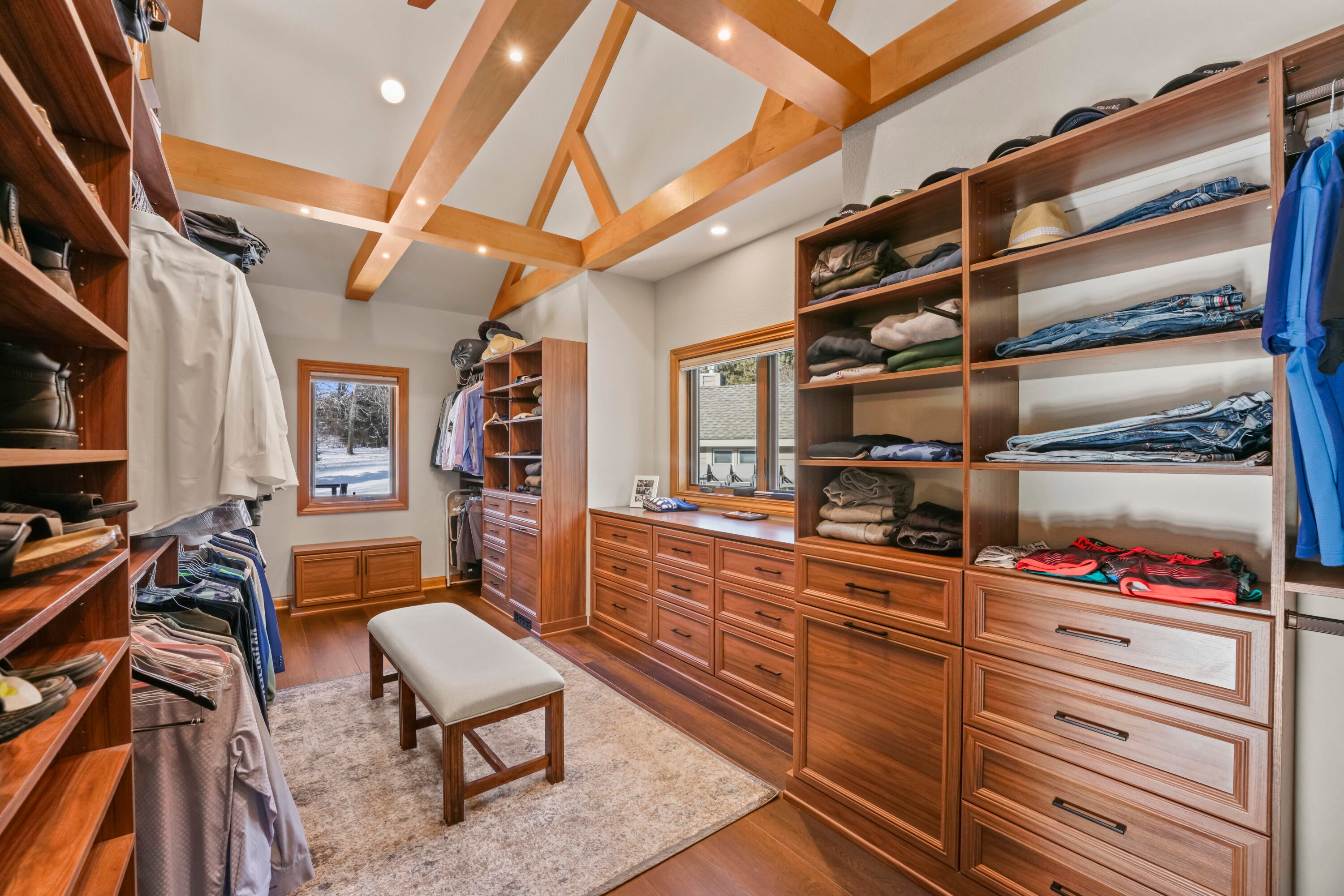 Dousman, Wisconsin, 53118, United States, 5 Bedrooms Bedrooms, ,6 BathroomsBathrooms,Residential,Active,2015850