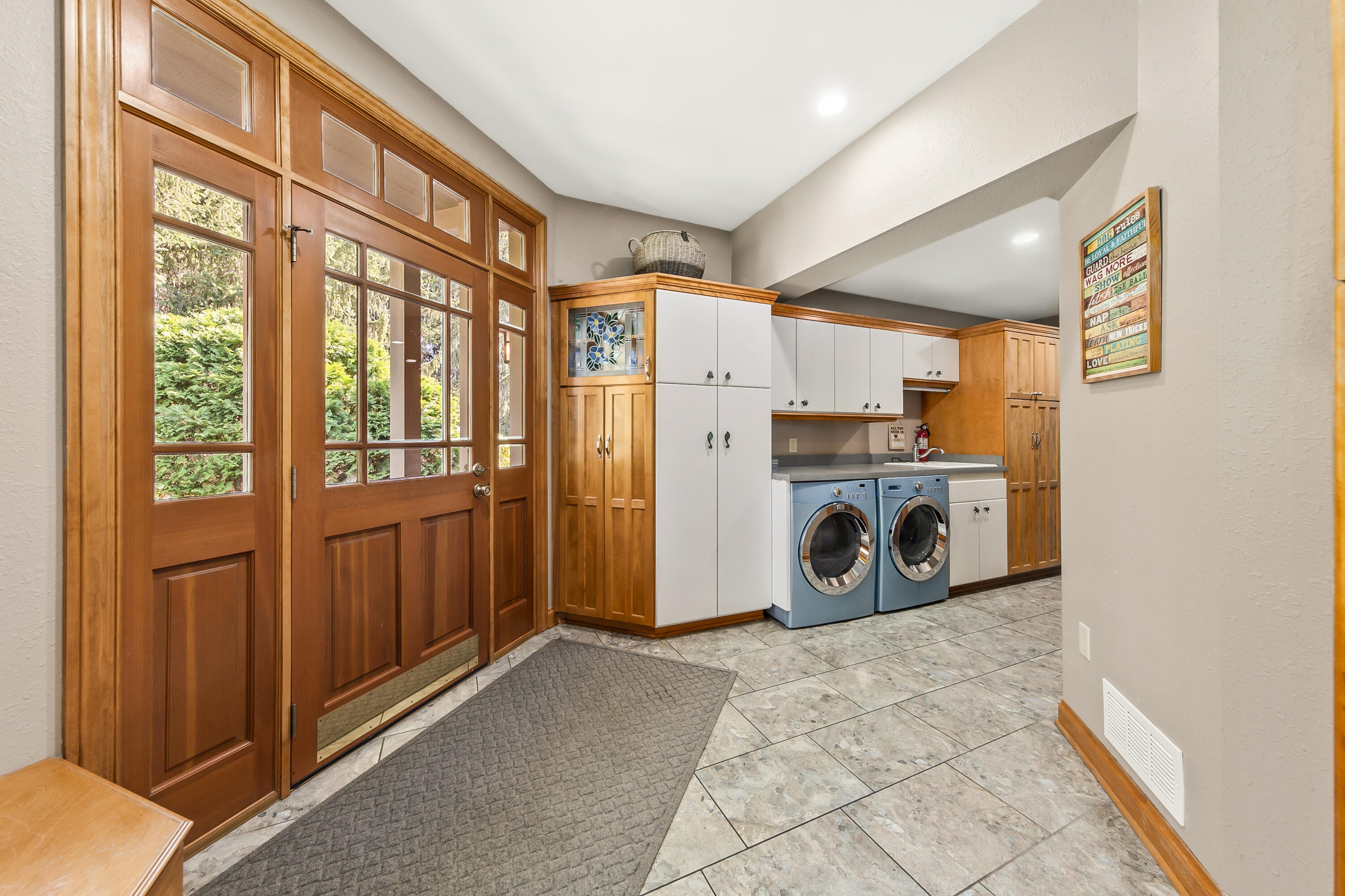 Dousman, Wisconsin, 53118, United States, 5 Bedrooms Bedrooms, ,6 BathroomsBathrooms,Residential,Active,2015850