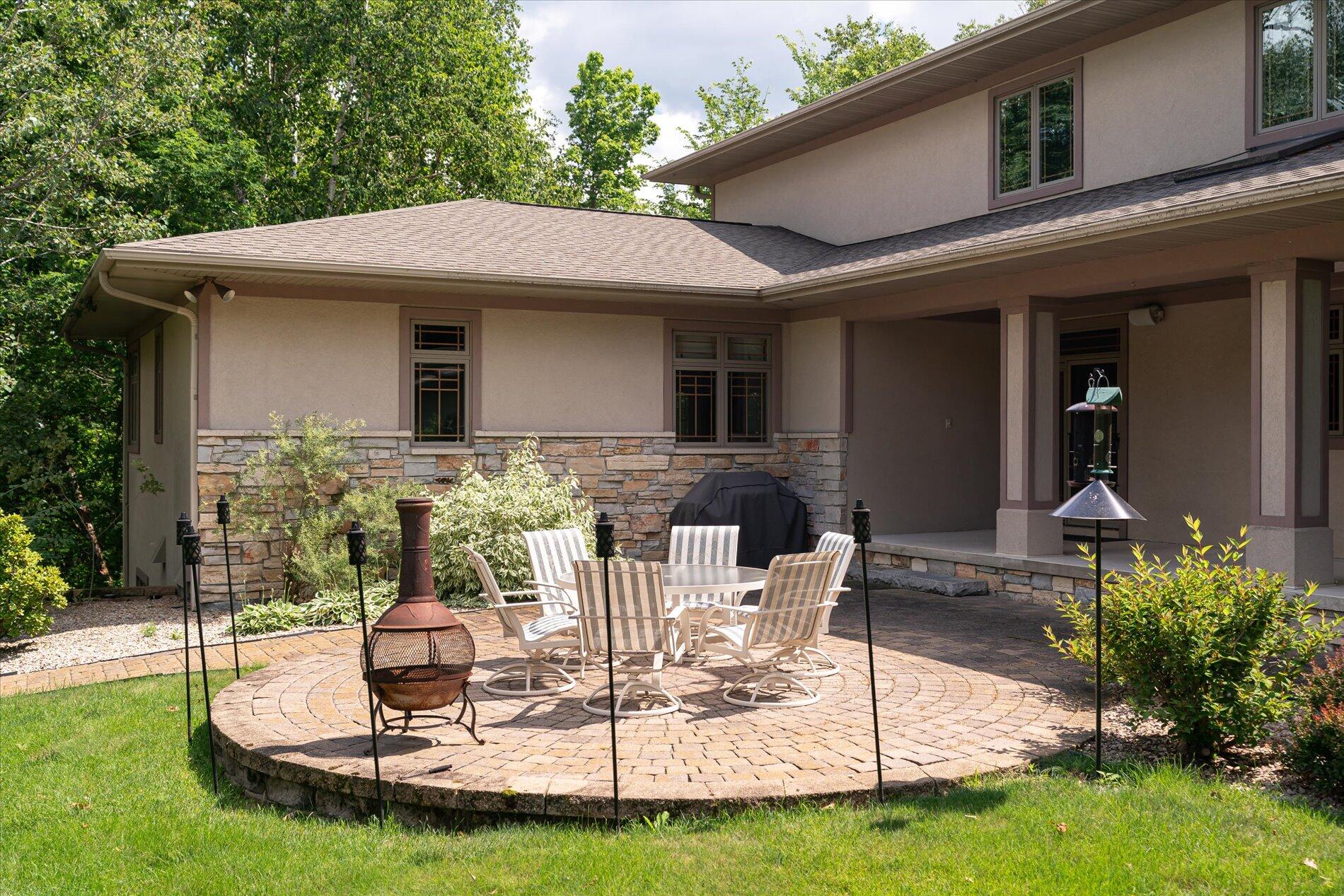 Onalaska, Wisconsin, 54650, United States, ,5 BathroomsBathrooms,Residential,Active,1808207