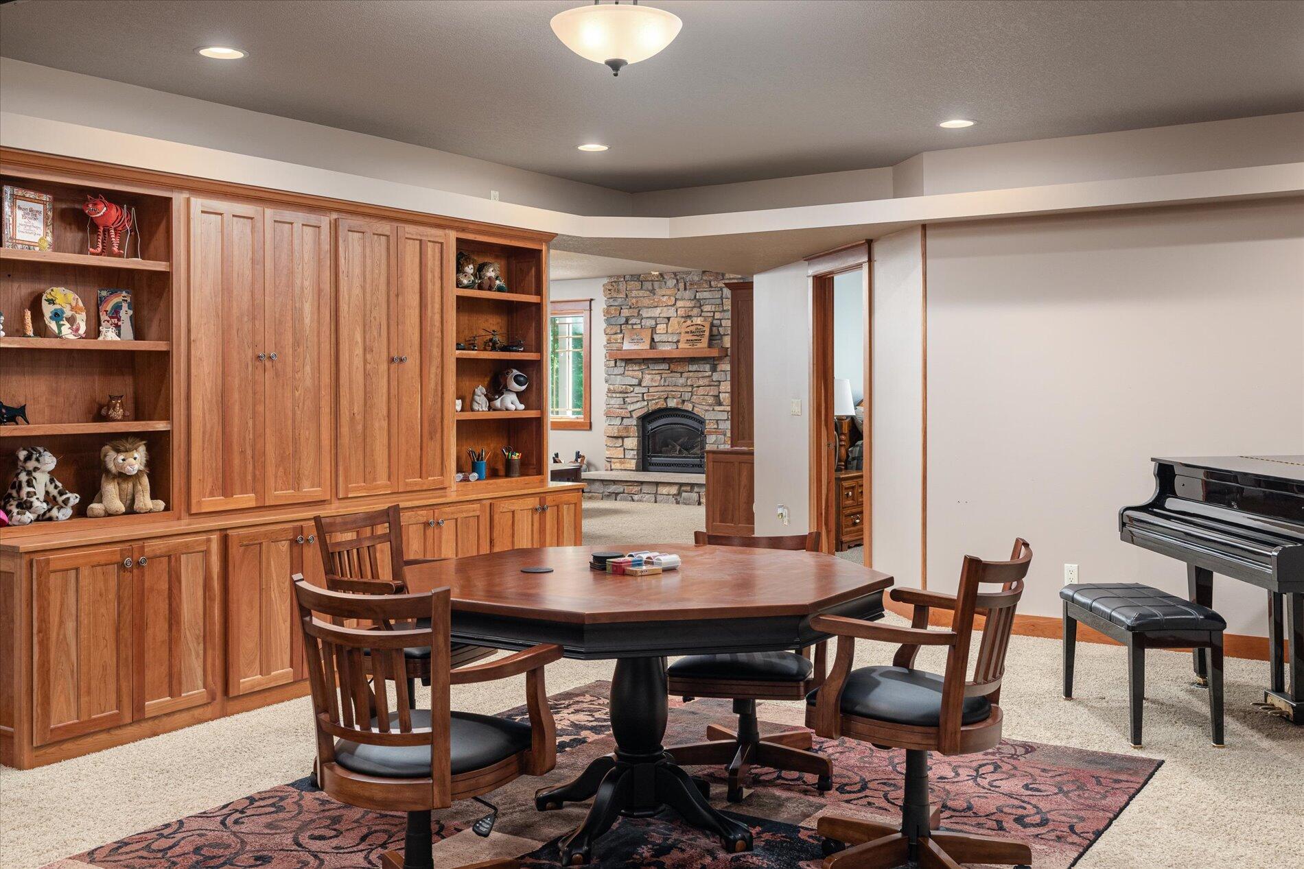 Onalaska, Wisconsin, 54650, United States, ,5 BathroomsBathrooms,Residential,Active,1808207