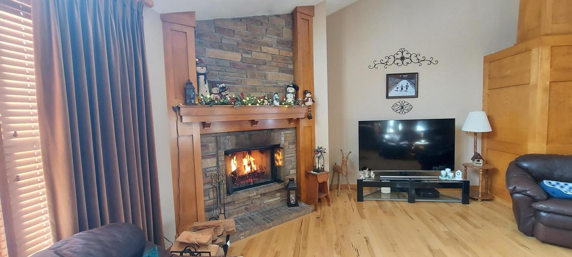 Slinger, Wisconsin, 53086, United States, 5 Bedrooms Bedrooms, ,4 BathroomsBathrooms,Residential,Active,2011435