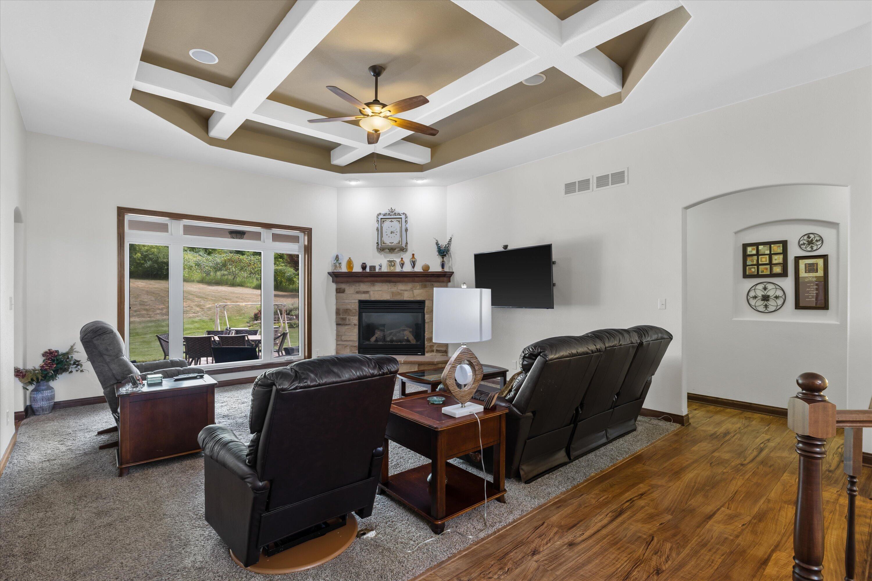 Exquisite 2,800 sq. ft. custom ranch in desirable Rogers Glen! This st – image 17