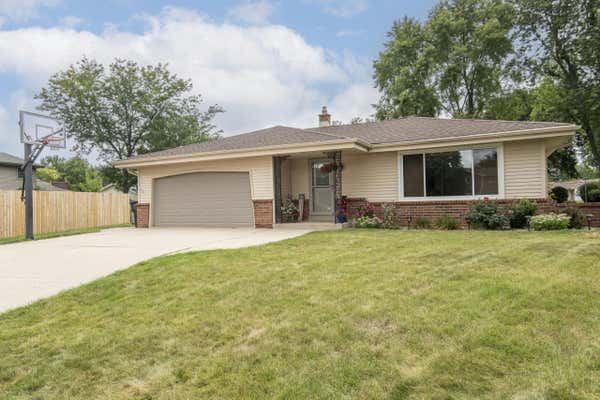 1118 CHURCHWAY CT, MUKWONAGO, WI 53149 - Image 1