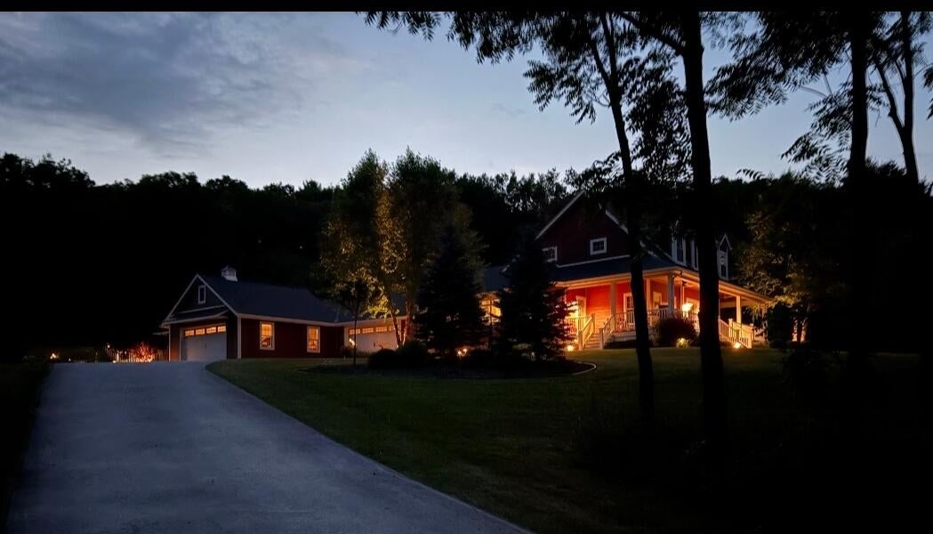 Delafield, Wisconsin, 53018, United States, 3 Bedrooms Bedrooms, ,3 BathroomsBathrooms,Residential,Pending,1936457