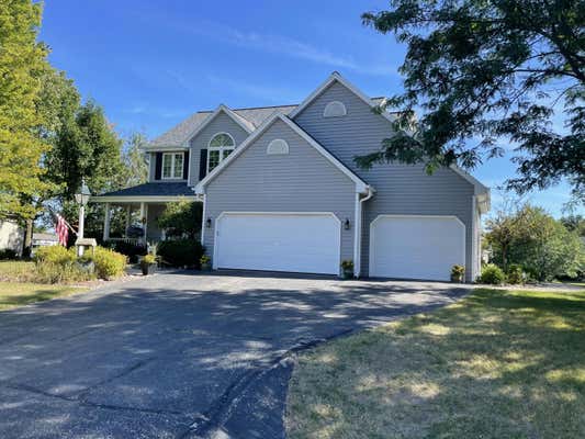 550 W RED PINE CIR, DOUSMAN, WI 53118 - Image 1