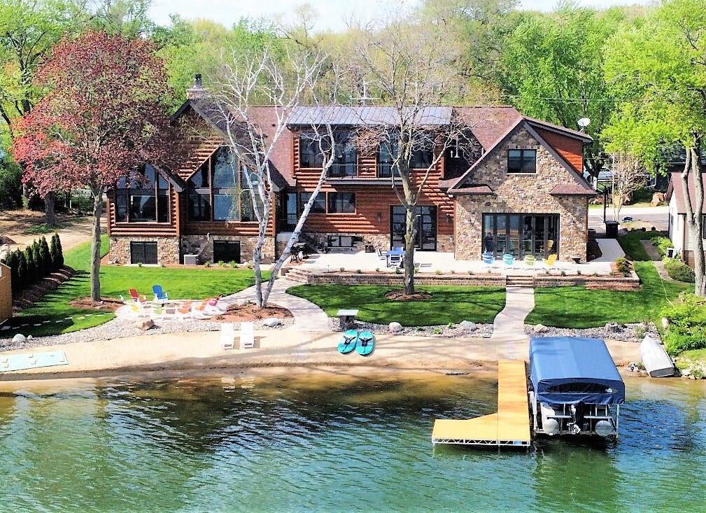 Bristol, Wisconsin, 53104, United States, 4 Bedrooms Bedrooms, ,5 BathroomsBathrooms,Residential,Active,1936625