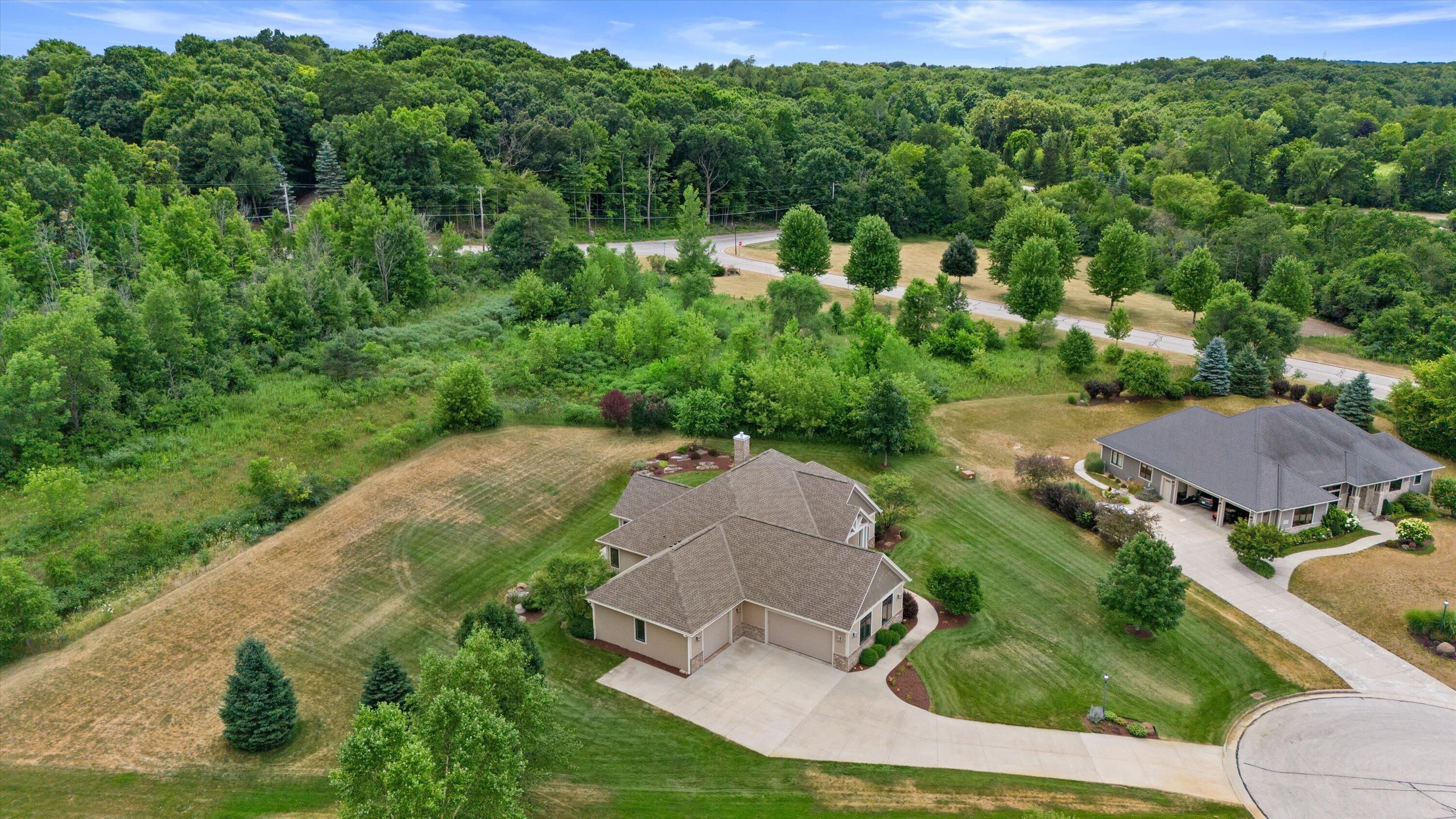 Exquisite 2,800 sq. ft. custom ranch in desirable Rogers Glen! This st – image 51