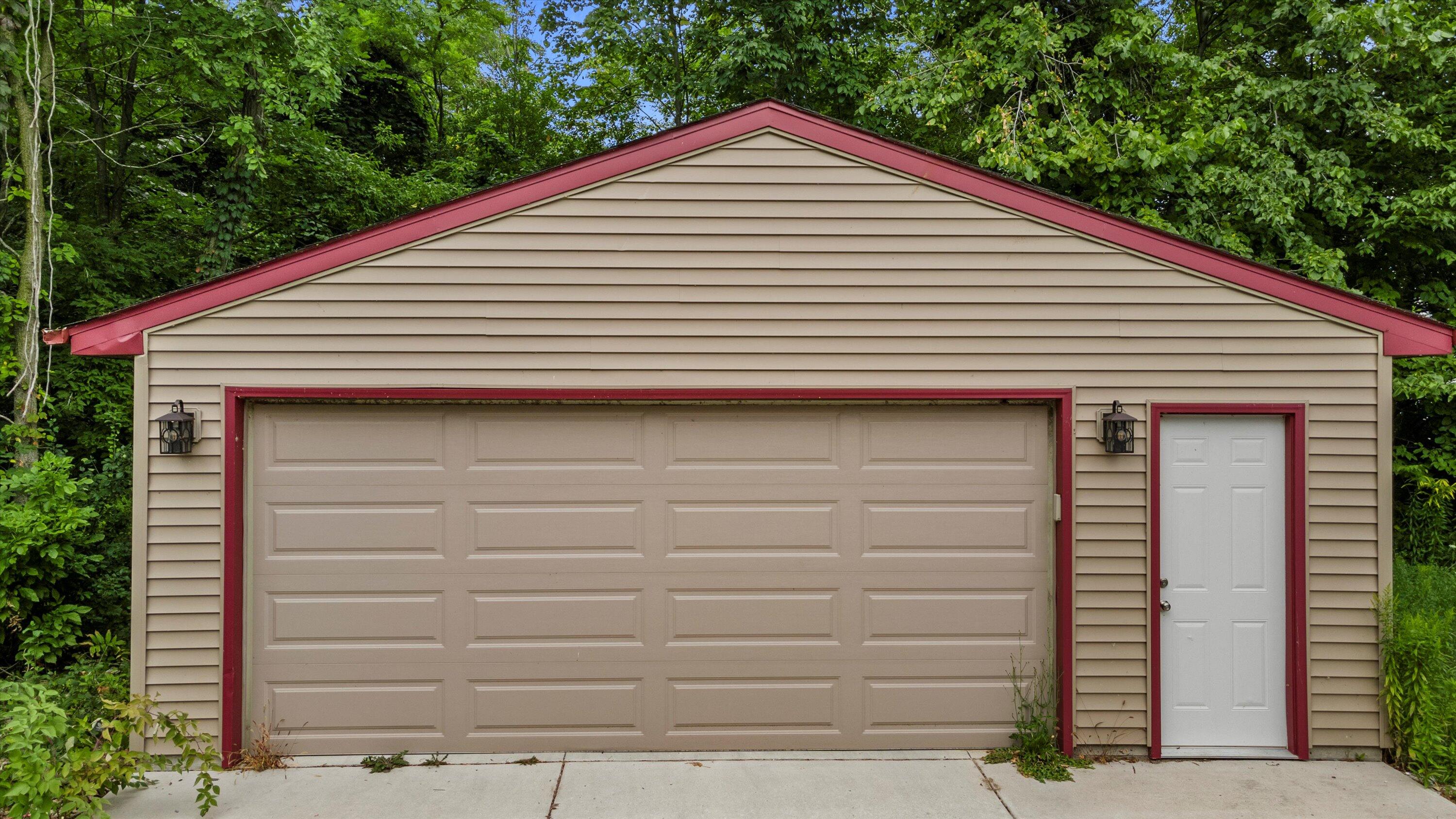 Racine, Wisconsin, 53402, United States, 3 Bedrooms Bedrooms, ,2 BathroomsBathrooms,Residential,Active,1985849