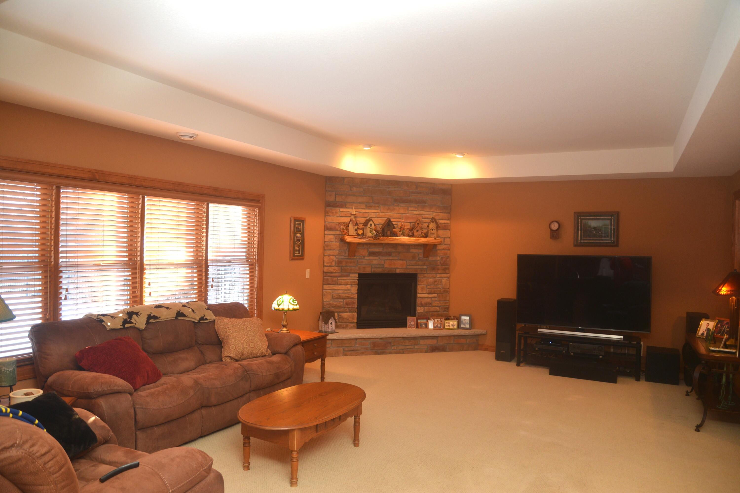 Slinger, Wisconsin, 53086, United States, 5 Bedrooms Bedrooms, ,4 BathroomsBathrooms,Residential,Active,2011435
