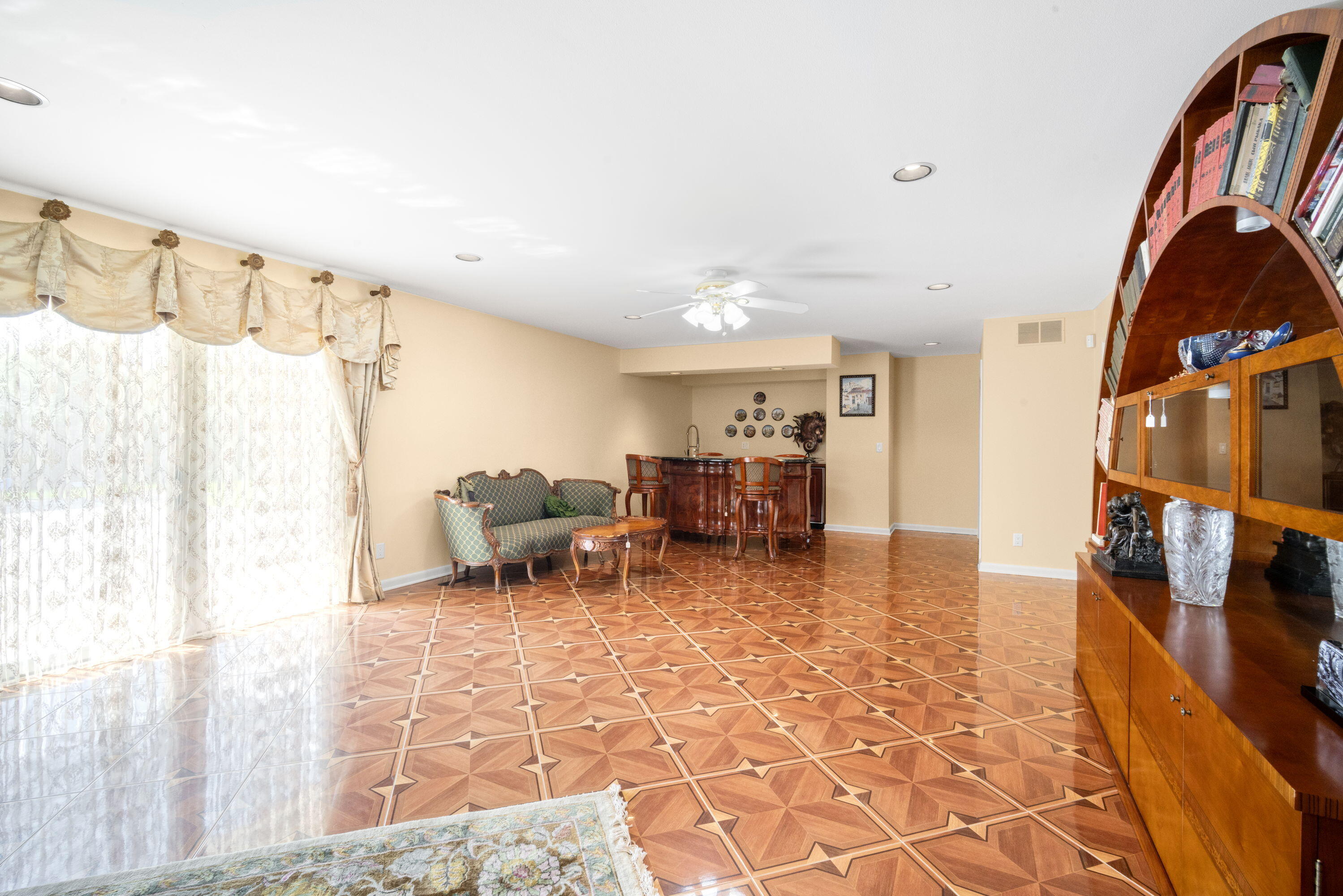 River Hills, Wisconsin, 53217, United States, 5 Bedrooms Bedrooms, ,7 BathroomsBathrooms,Residential,Active,1892391