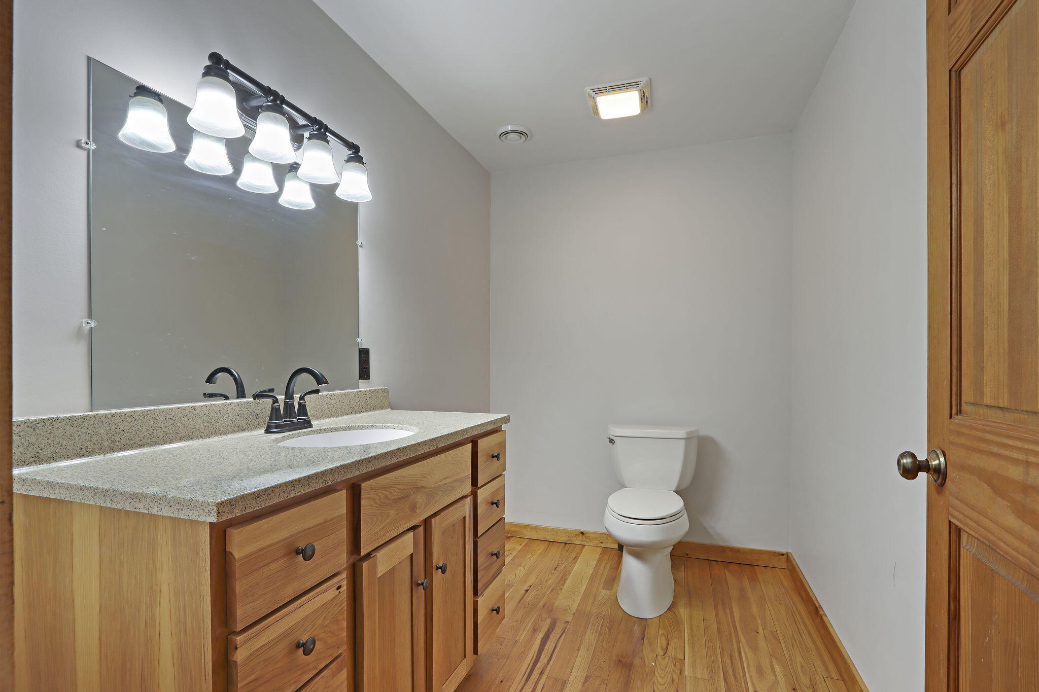 Burlington, Wisconsin, 53105, United States, 5 Bedrooms Bedrooms, ,5 BathroomsBathrooms,Residential,Active,2052088