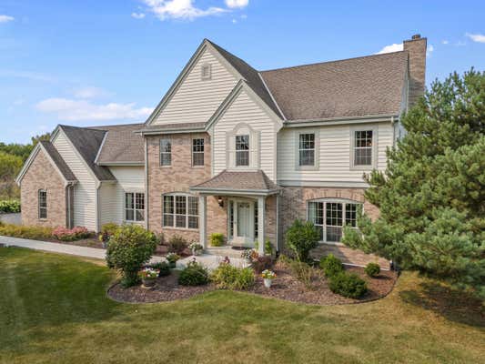 7575 W HIGHLAND RIDGE DR, MEQUON, WI 53092 - Image 1