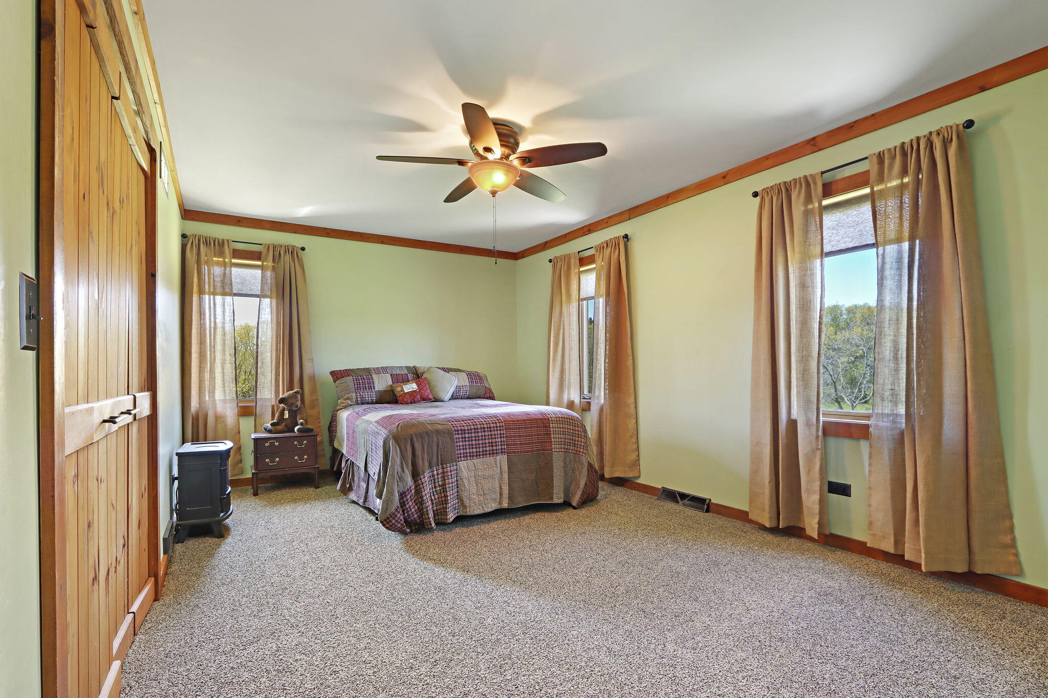 Burlington, Wisconsin, 53105, United States, 5 Bedrooms Bedrooms, ,5 BathroomsBathrooms,Residential,Active,2052088