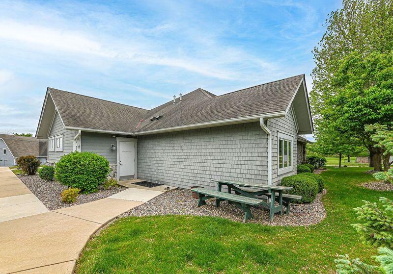 Lake Geneva, Wisconsin, 53147, United States, ,Residential,Active,1823930
