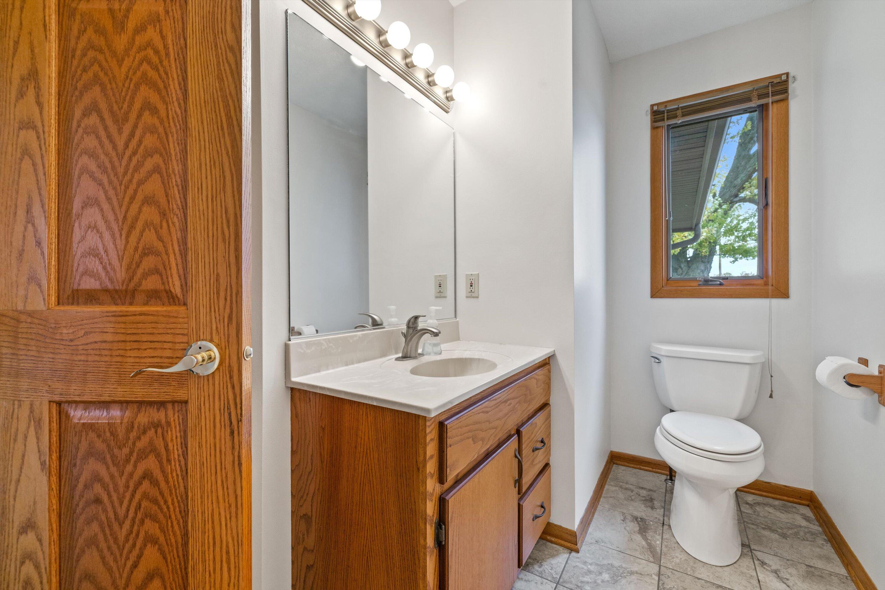 East Troy, Wisconsin, 53120, United States, 4 Bedrooms Bedrooms, ,3 BathroomsBathrooms,Residential,Active,1969679