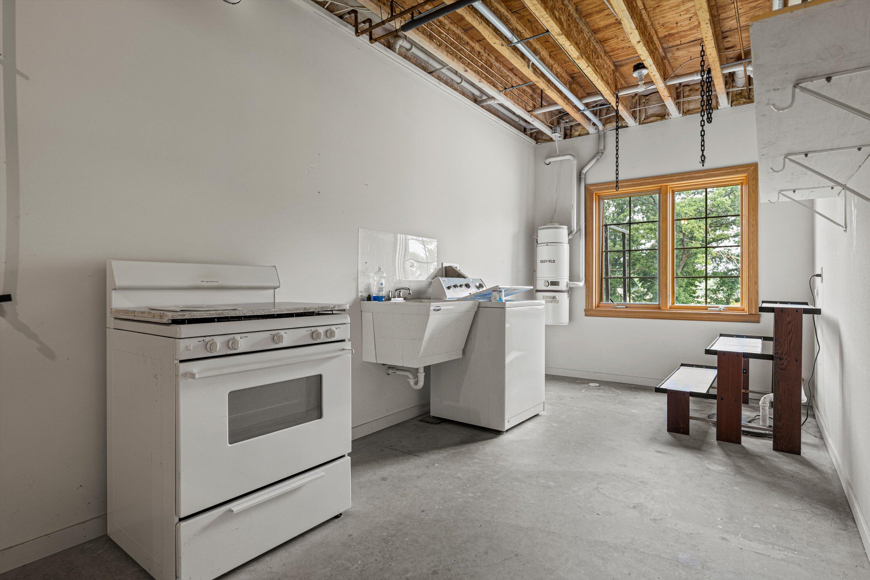 Big Bend, Wisconsin, 53103, United States, 4 Bedrooms Bedrooms, ,3 BathroomsBathrooms,Residential,Active,1909666