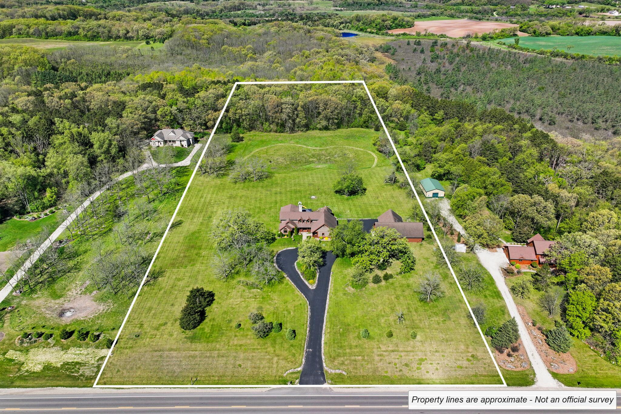 Burlington, Wisconsin, 53105, United States, 5 Bedrooms Bedrooms, ,5 BathroomsBathrooms,Residential,Active,2052088