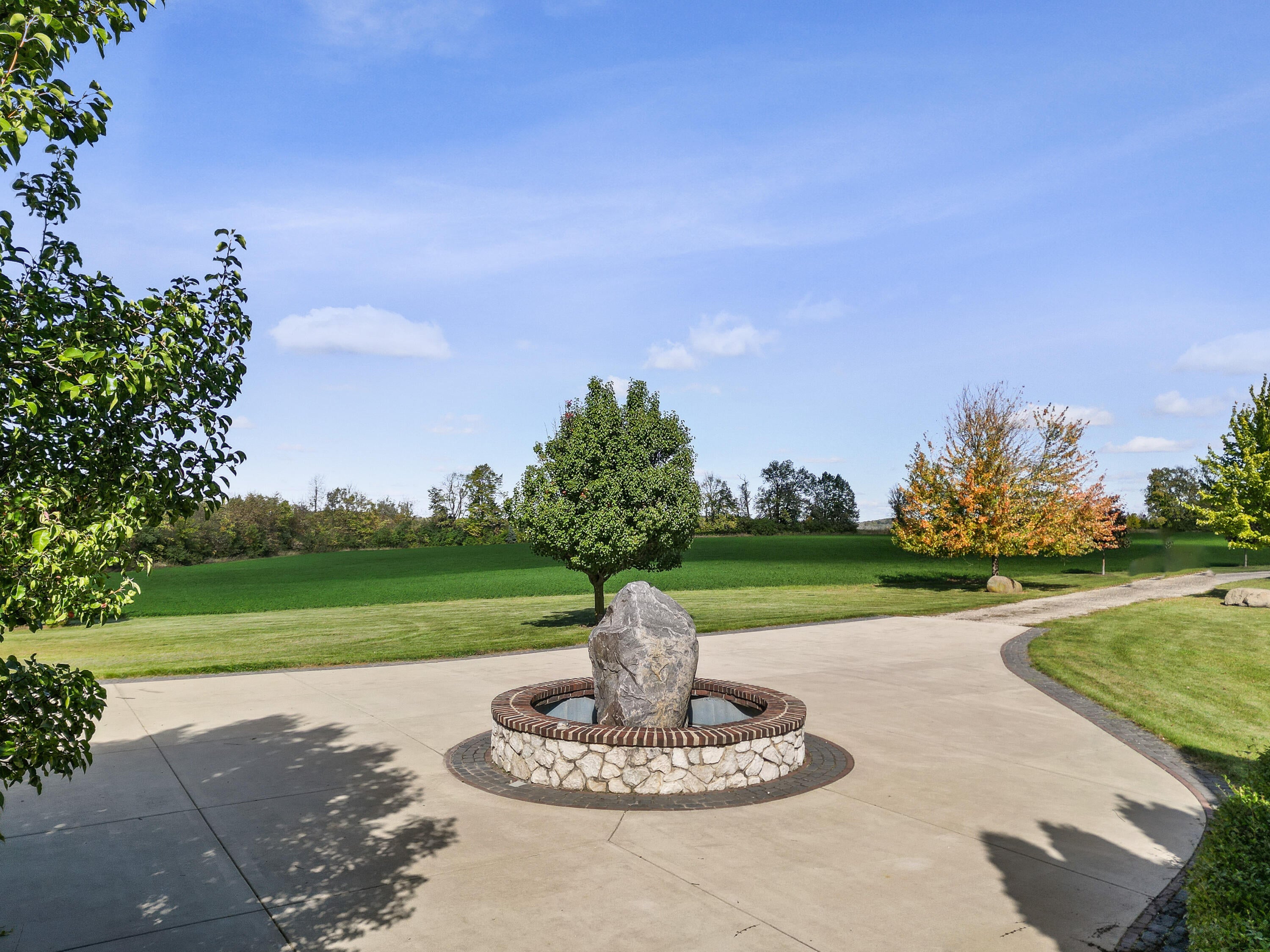 Watertown, Wisconsin, 53098, United States, ,5 BathroomsBathrooms,Residential,Active,1808170